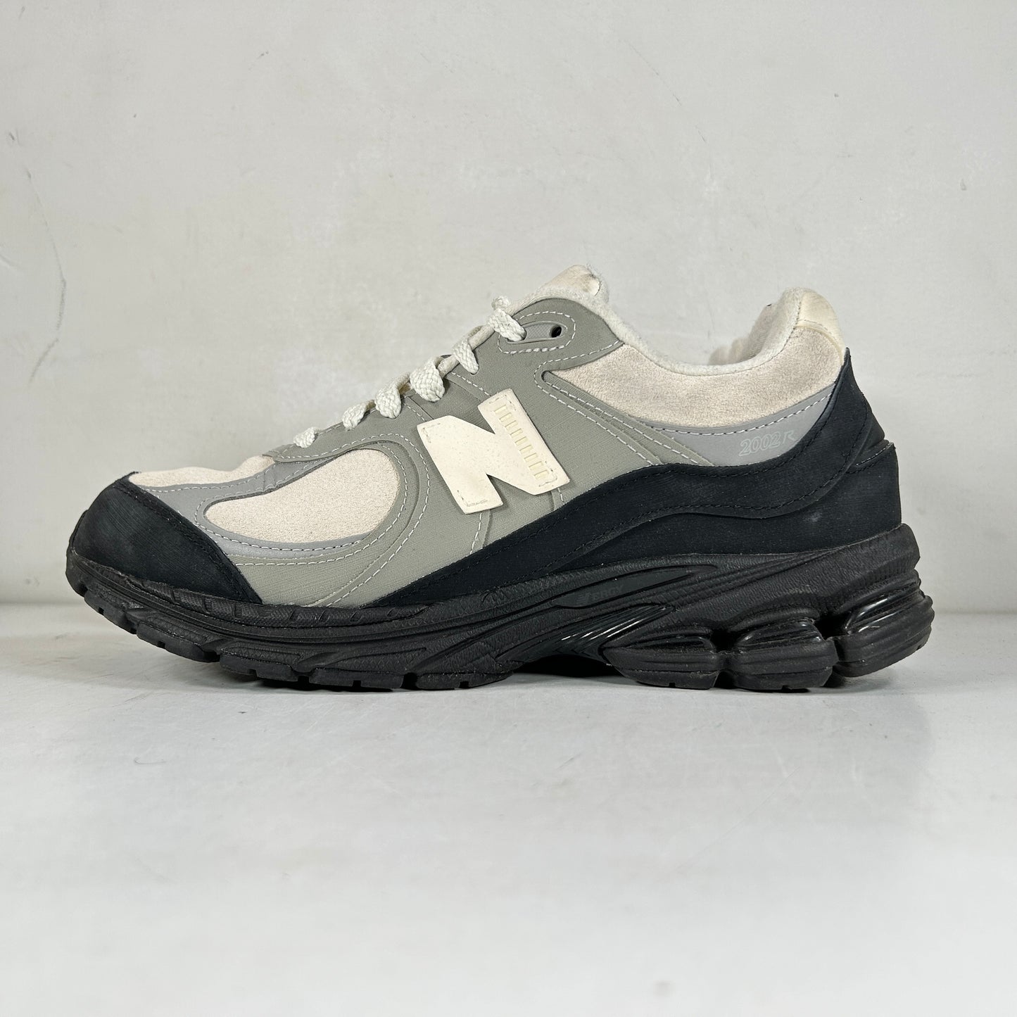 M2002RBA New Balance 2002R The Basement Stone Grey [USED] - 8.5 M (Used)