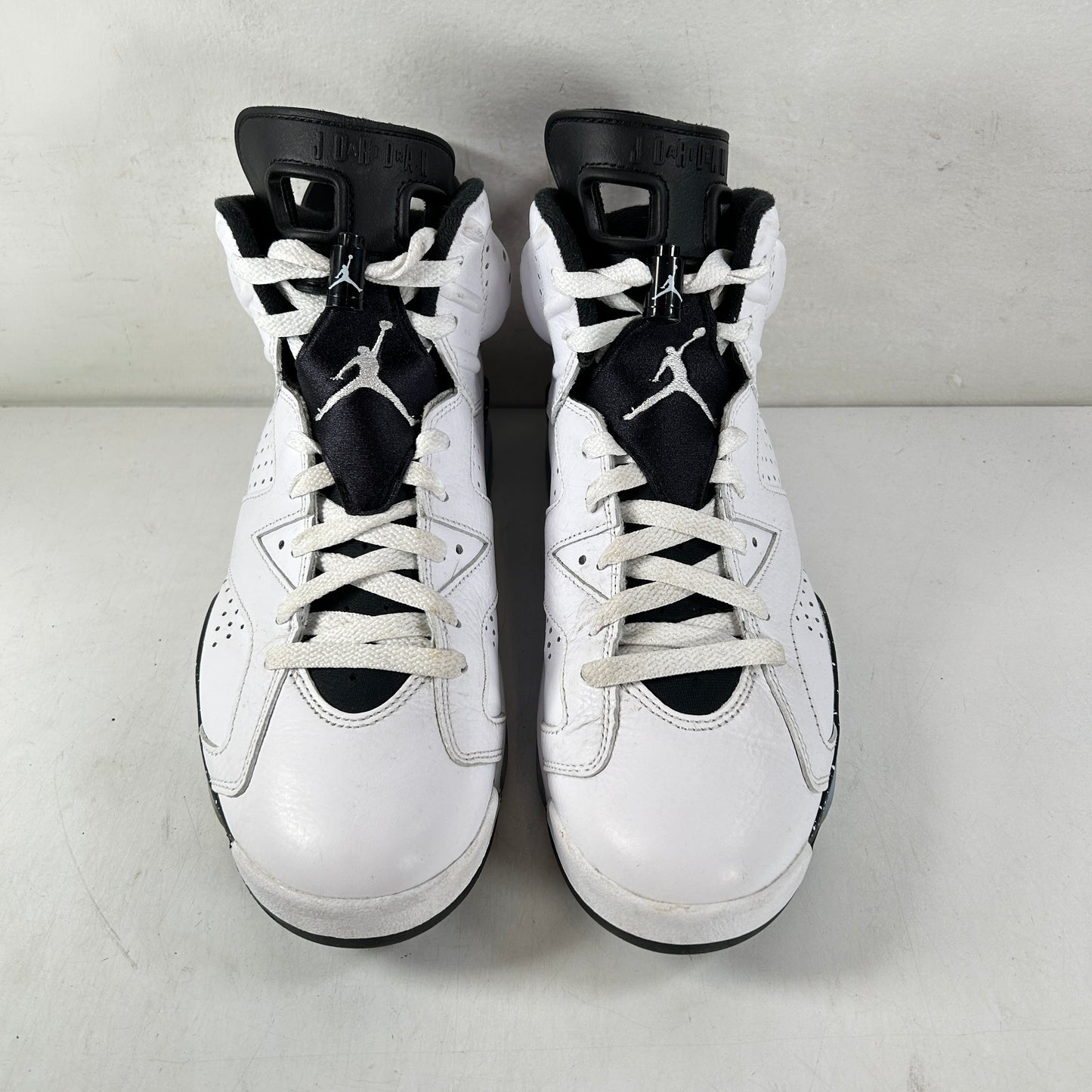 CT8529 112 Jordan 6 Retro Reverse Oreo [USED] - 9 M (Used)