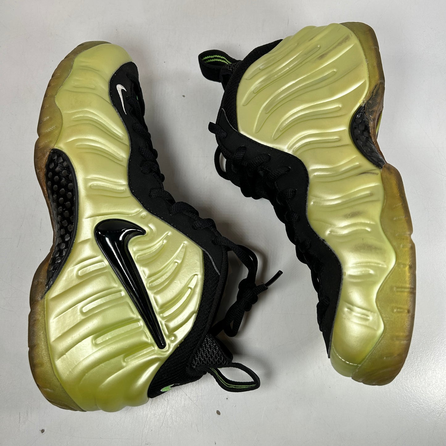 624041 300 Nike Air Foamposite Pro Electric Green [USED] - 9.5 M (Used) (No Box)