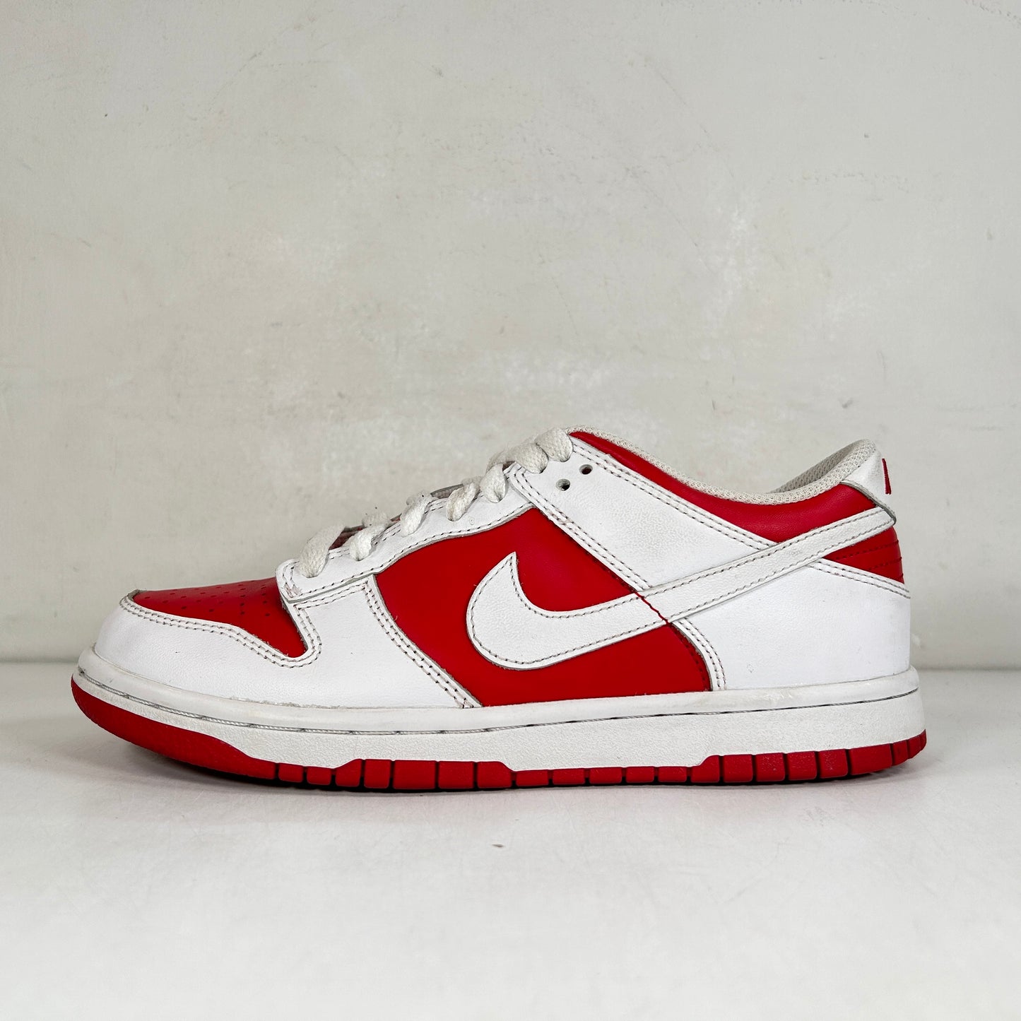 CW1590 600 Nike Dunk Low Championship Red (2021) (GS) [USED] - 5.5 Y (Used) (No Box)