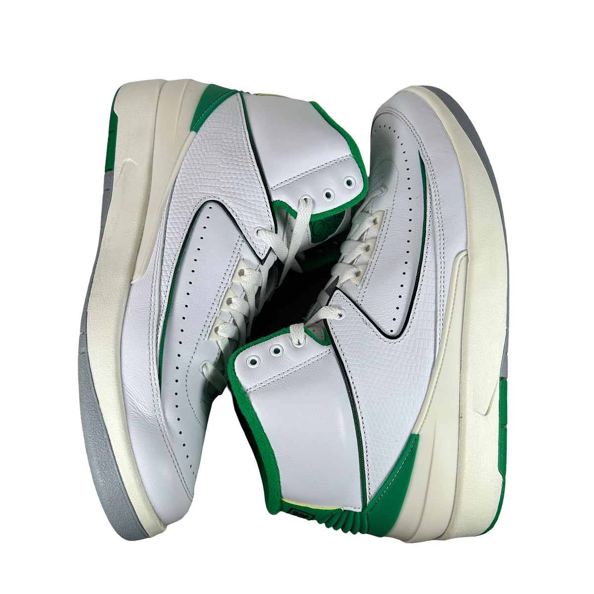 DR8884 103 Jordan 2 Retro Lucky Green - 9.5 M (Used3)