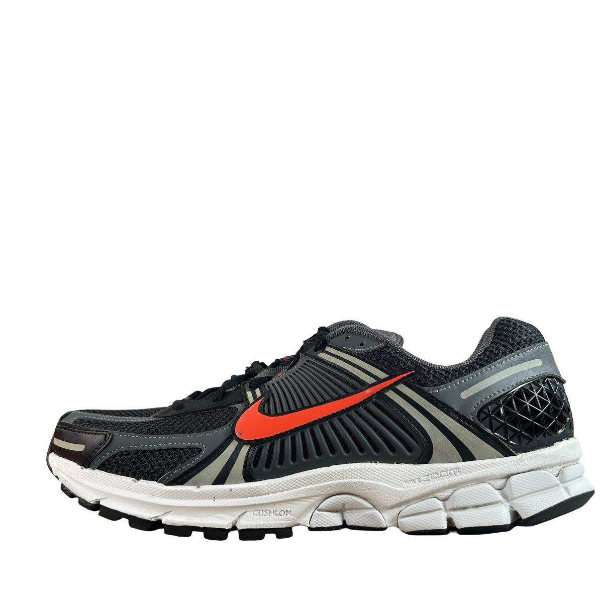 FB9149 001 Nike Zoom Vomero 5 Black Picante Red [USED] - 11.5 M (Used)