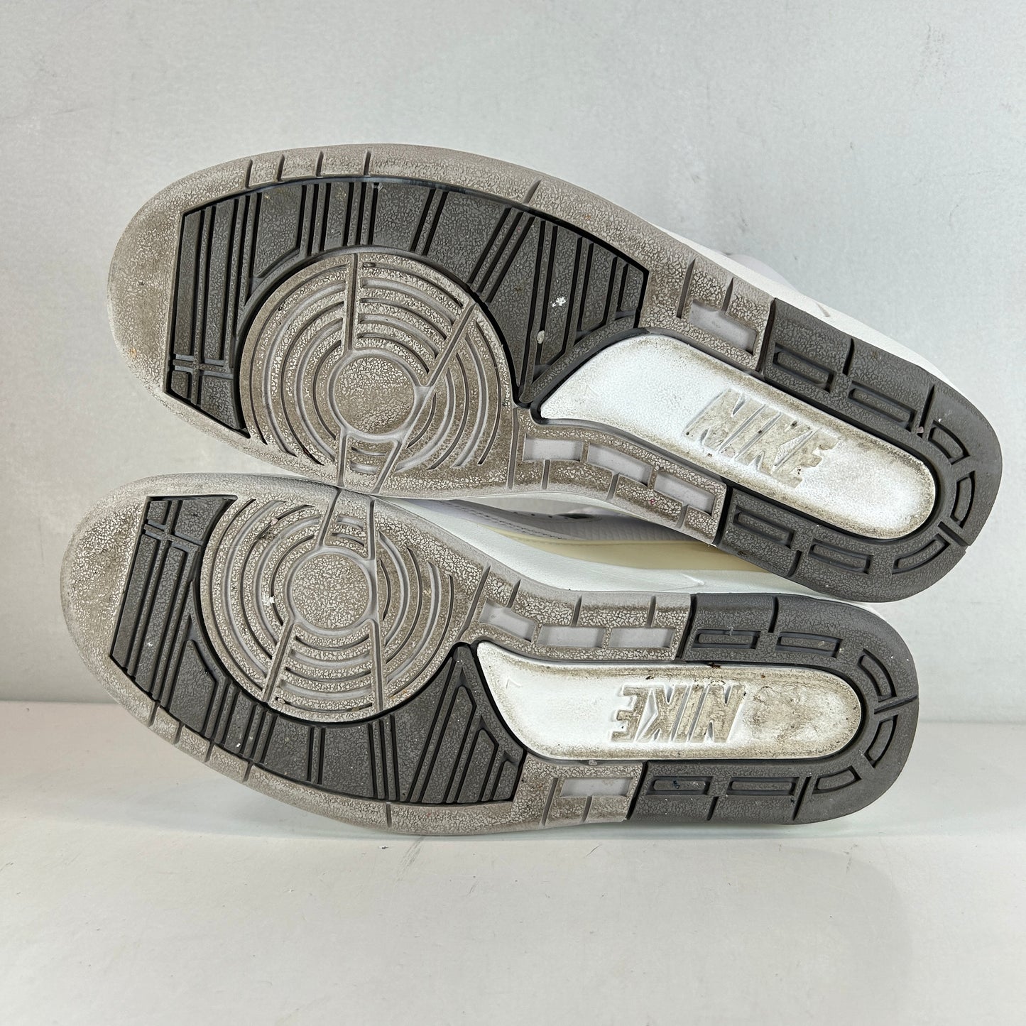 DQ8562 100 Jordan 2 Retro Cement Grey (GS) [USED]- 7Y (Used)