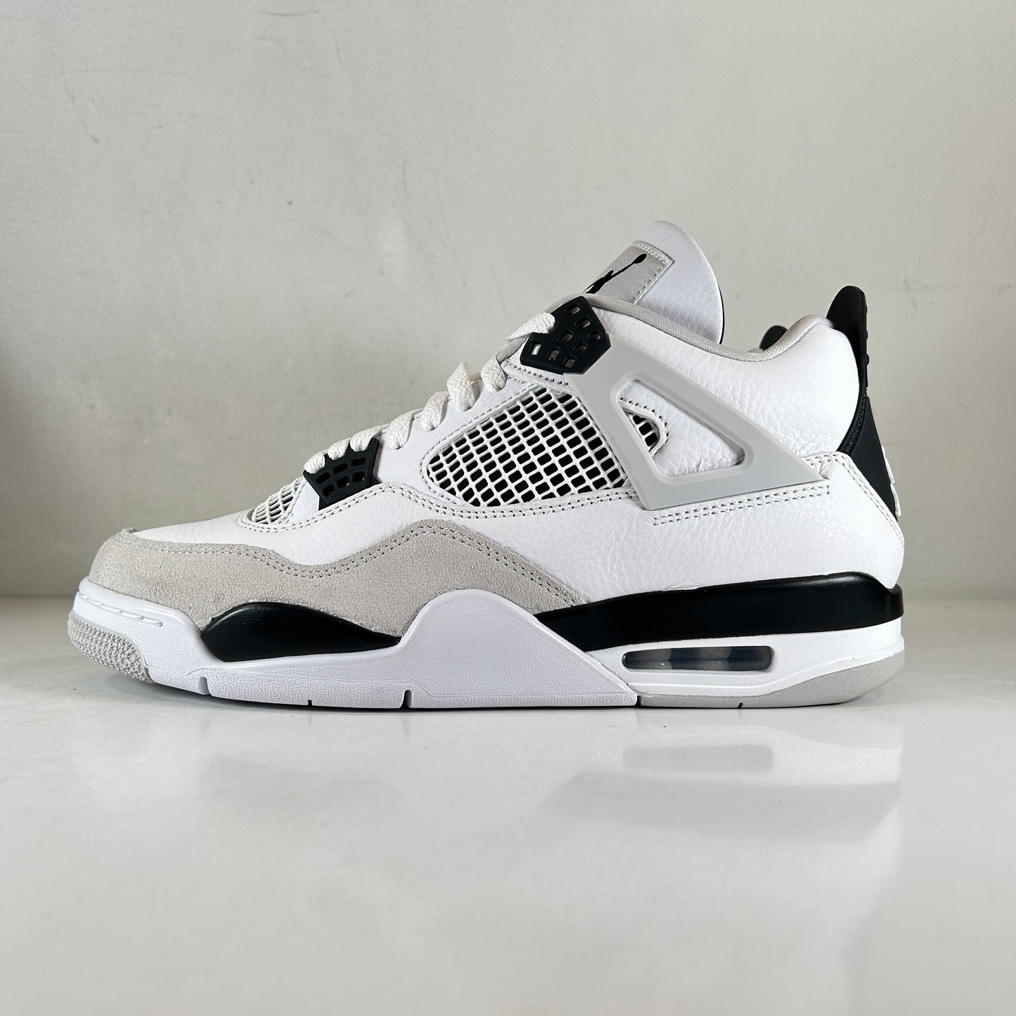 DH6927 111 Jordan 4 Retro Militar Negro