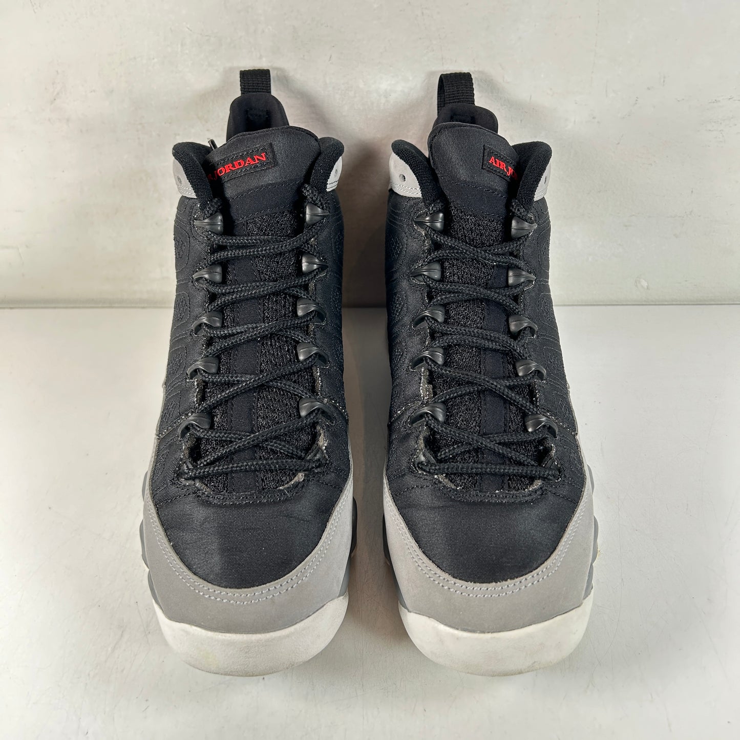 302359 060 Jordan 9 Retro Particle Grey (GS) [USED] - 7 Y (Used)