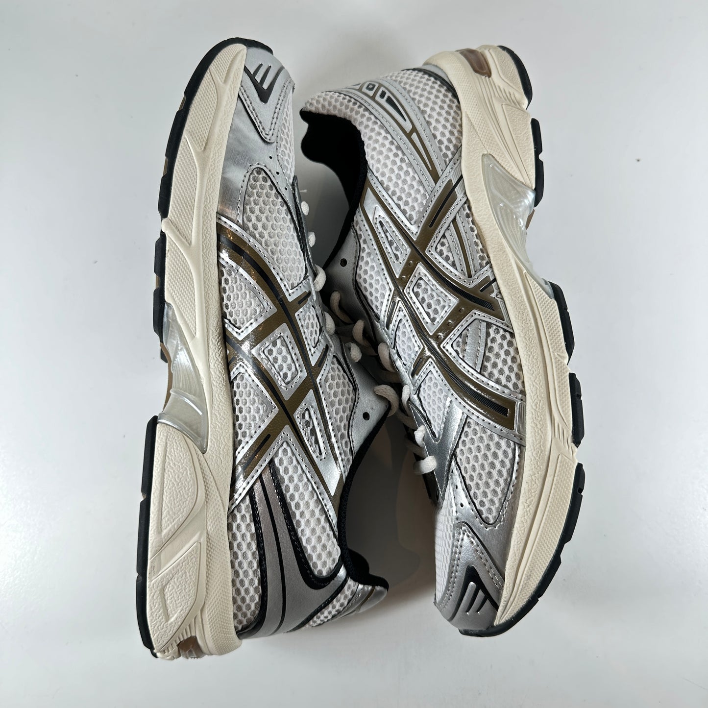 1201A256 113 ASICS Gel-1130 White Clay Canyon [USED] - 8 M (Used)