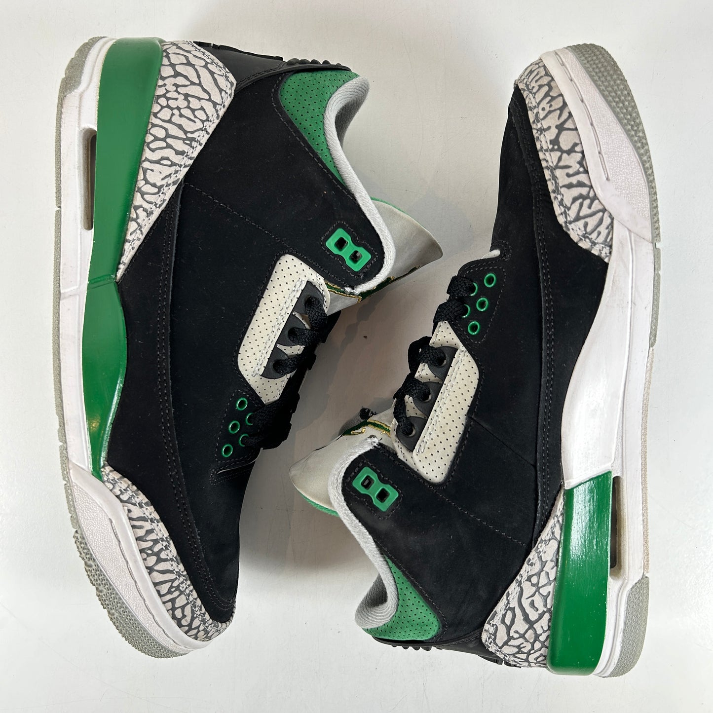 CT8532 030 Jordan 3 Retro Pine Green [USED] - 8 M (Used)