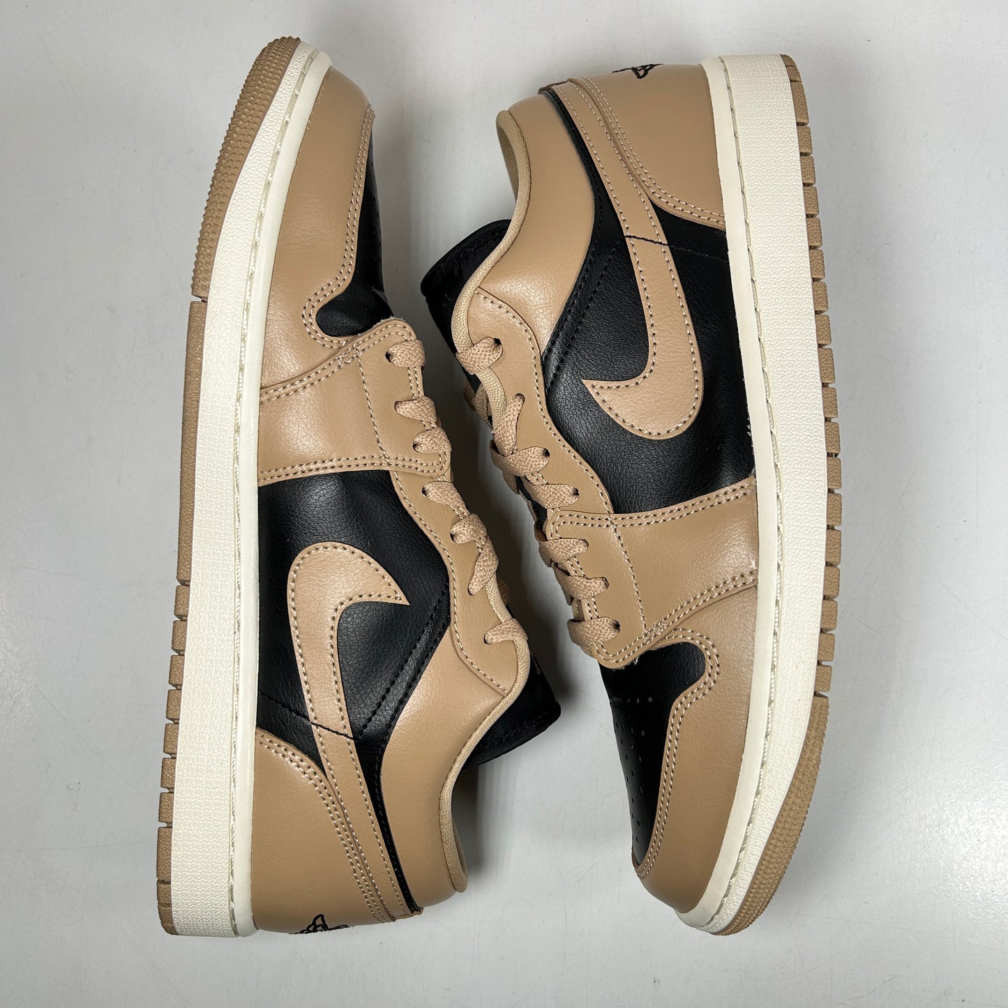 DC0774 201 Jordan 1 Low Desert (Women's) [USED] - 11.5 W (Used)