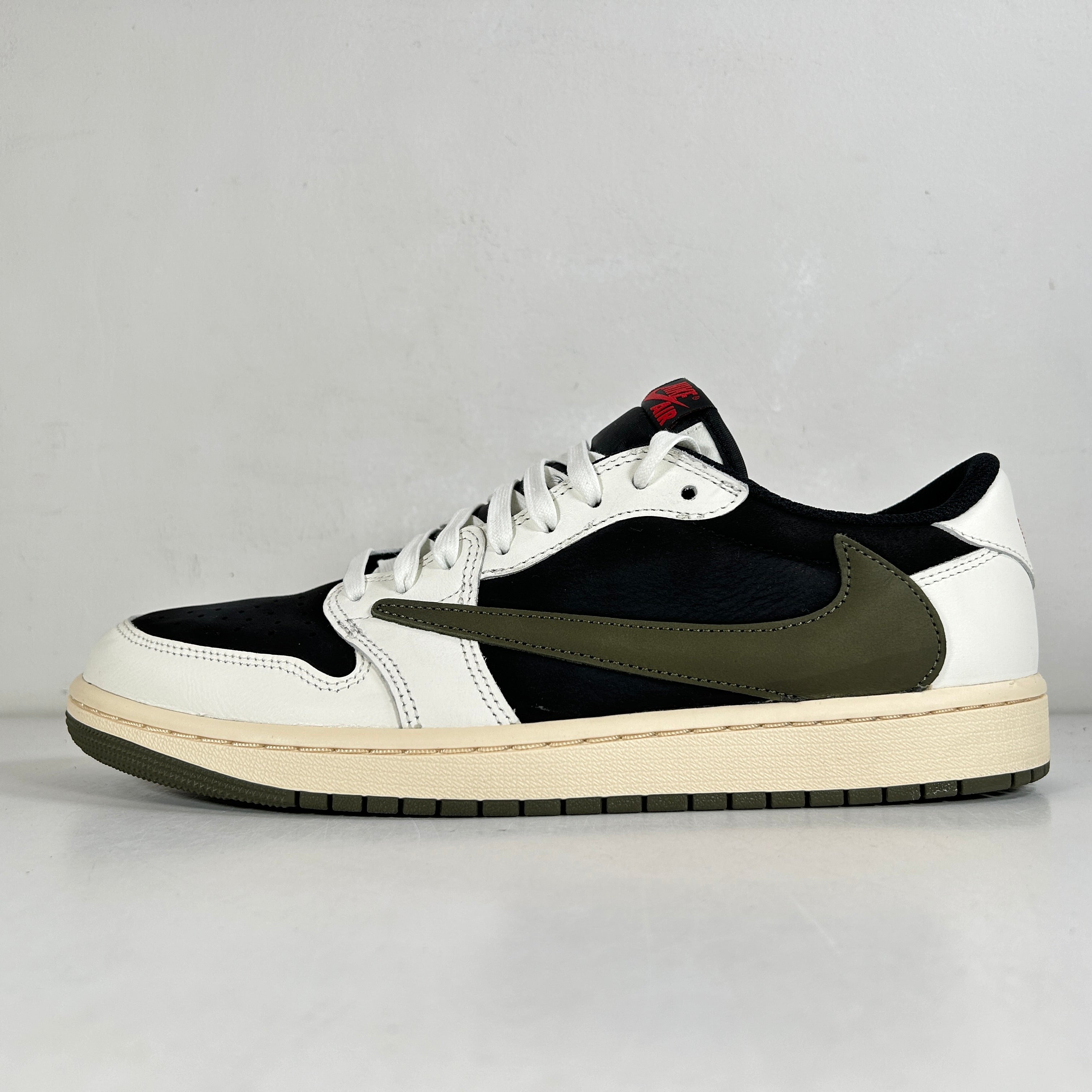 used travis scott jordan 1