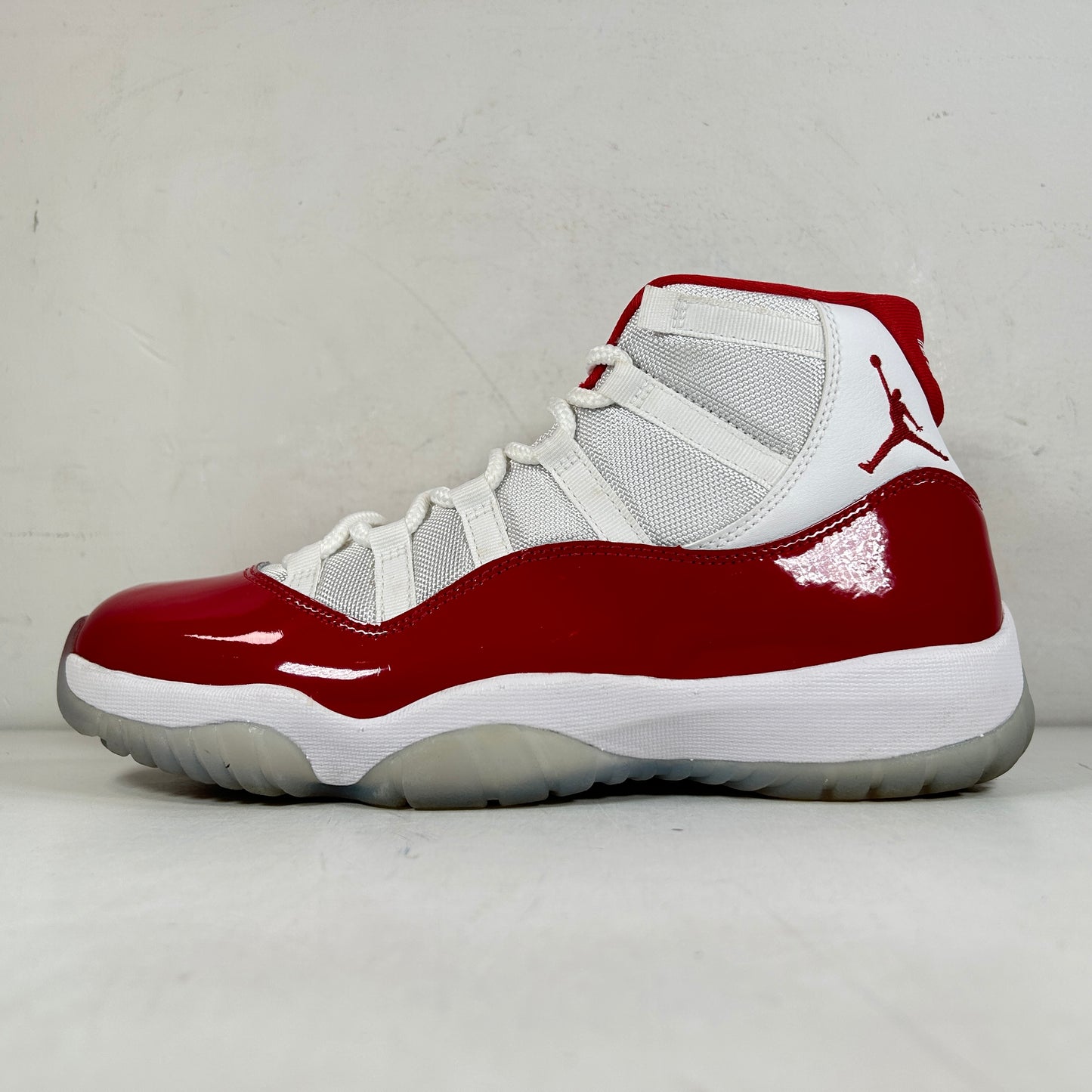 CT8012 116 Jordan 11 Retro Cherry (2022) [USED] - 9.5 M (Used5)