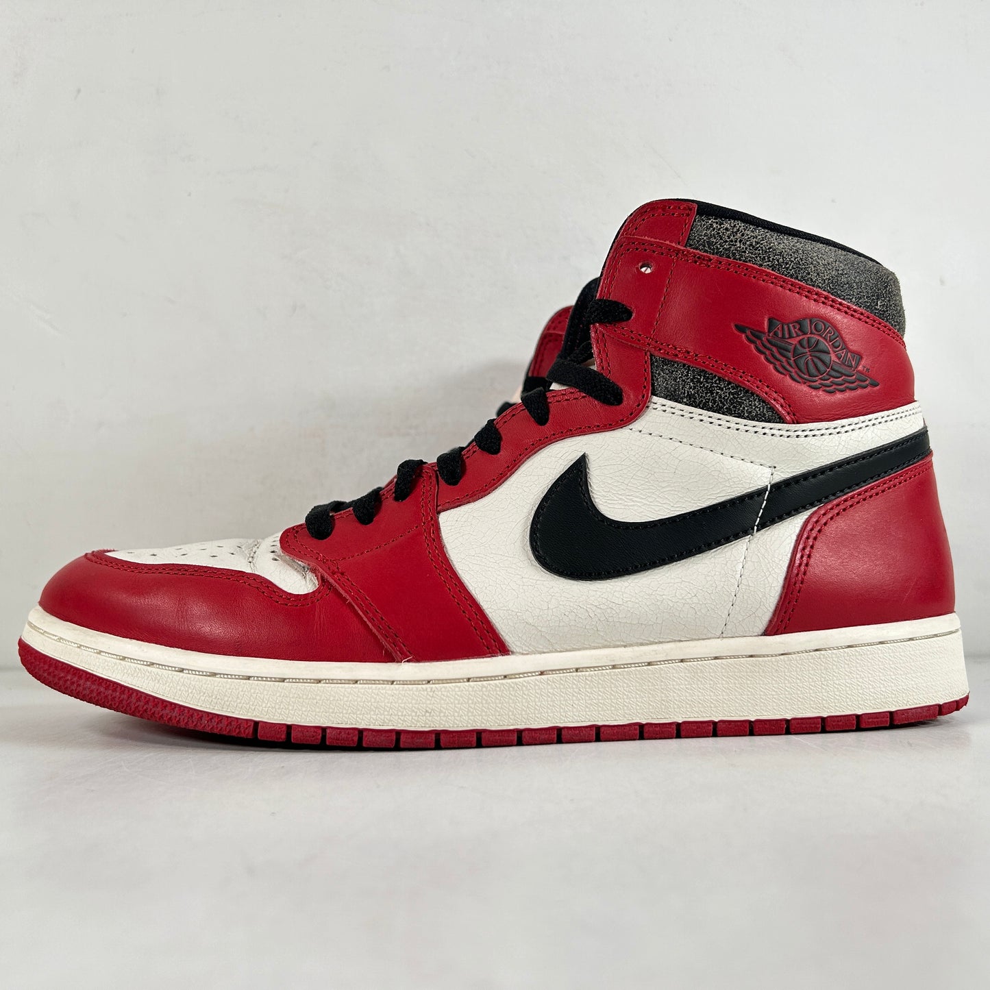 DZ5485 612 Jordan 1 Retro High OG Chicago Lost And Found [USED] - 12 M (Used3)