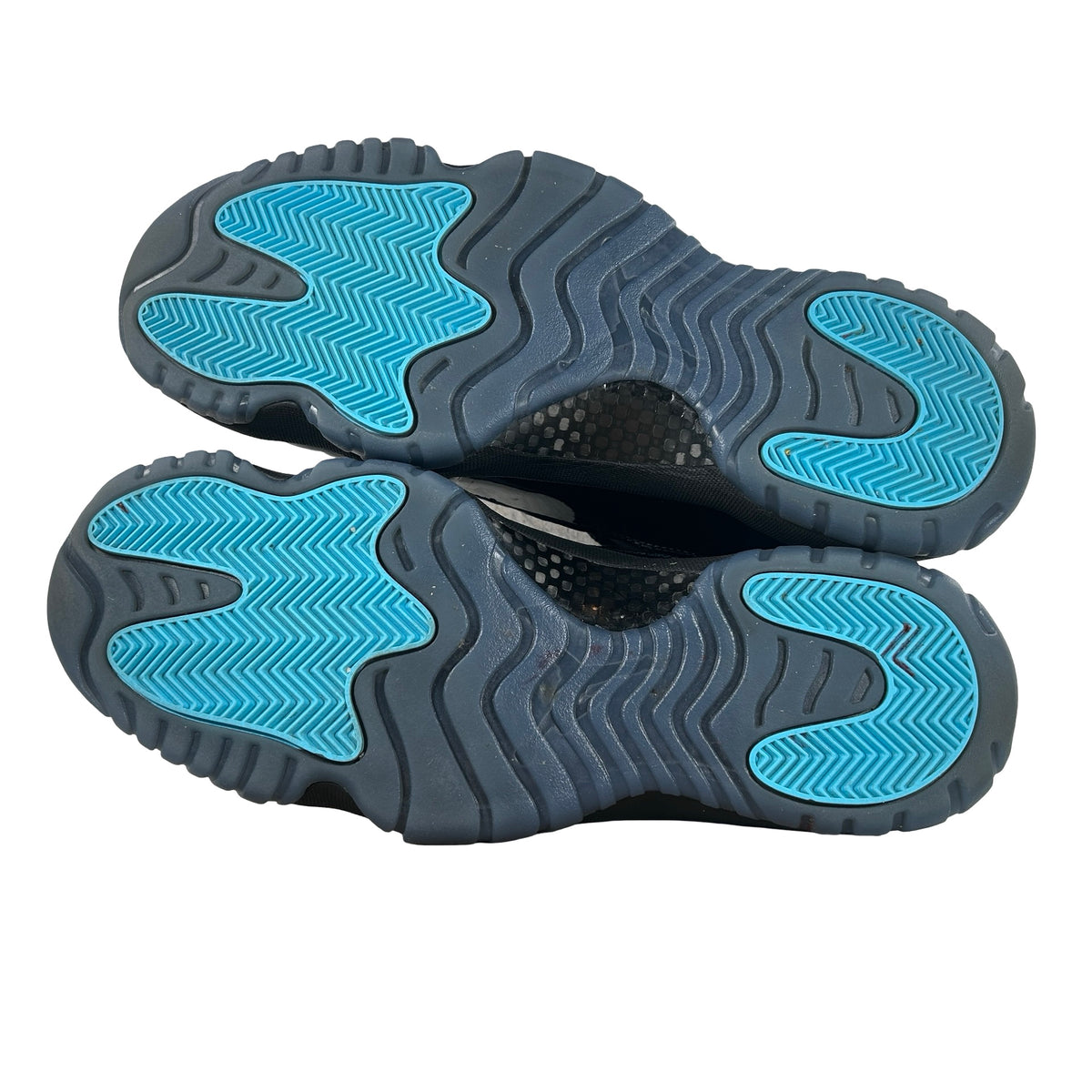 CT8012 047 Jordan 11 Retro Gamma Blue (2025) [USED] - 13 M (Used5)