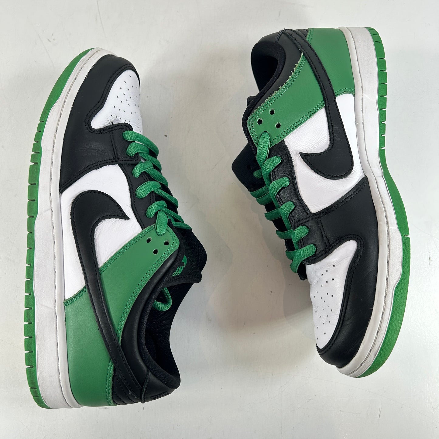 BQ6817 302 Nike SB Dunk Low Classic Green [USED] - 9 M (Used)