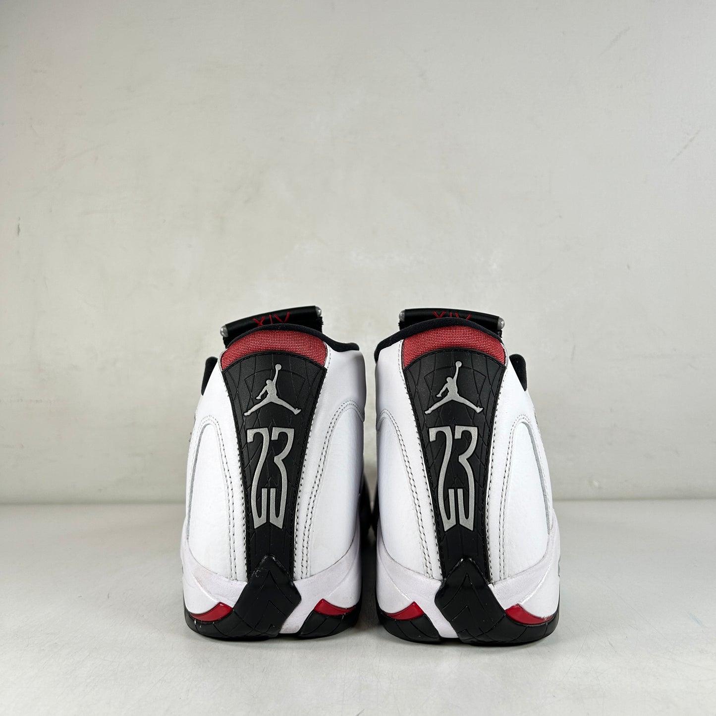 487471 160 Jordan 14 Retro Black Toe (2024) [USED] - 9 M (Used)