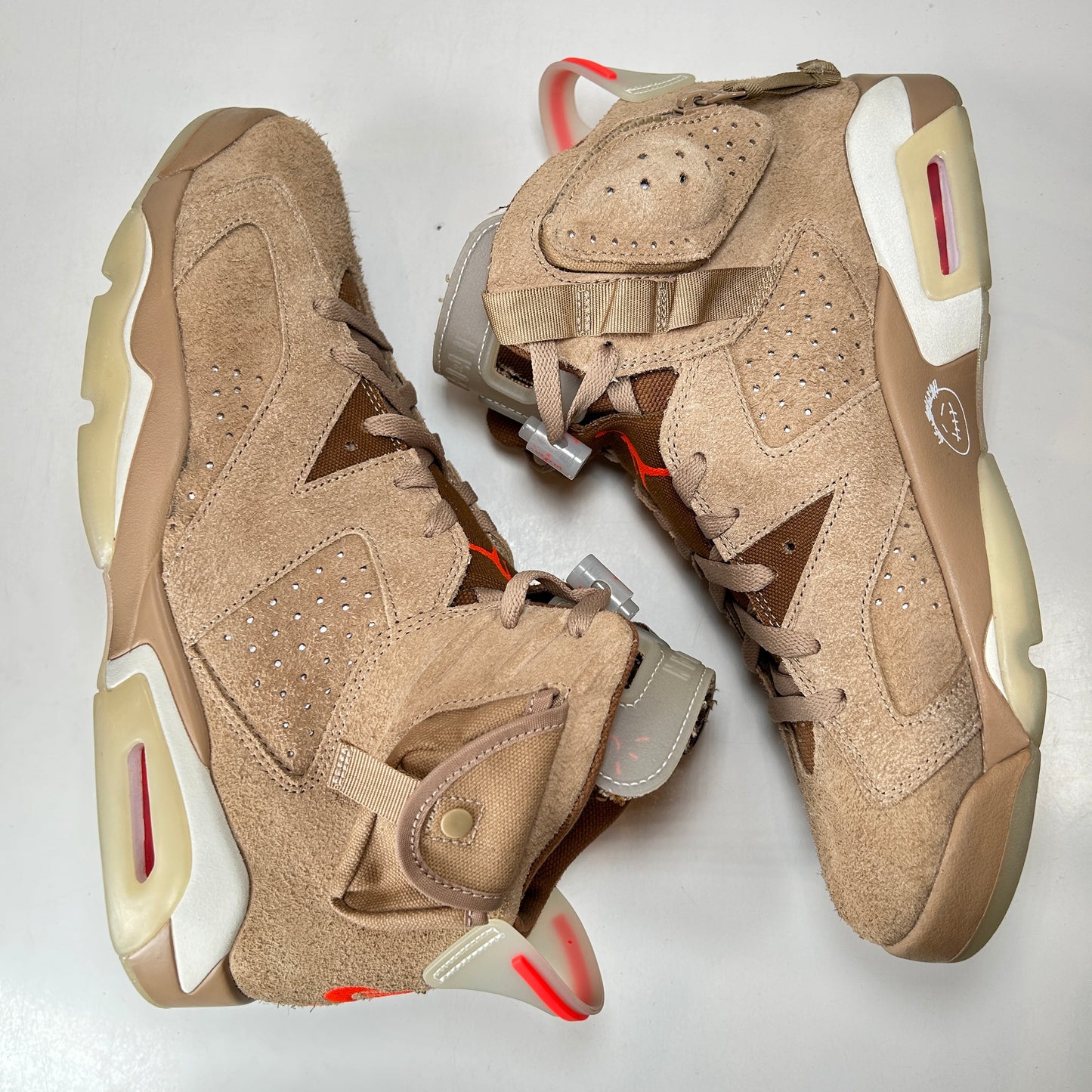 DH0690 200 Jordan 6 Retro Travis Scott British Khaki [USED] - 11 M (VNDS)