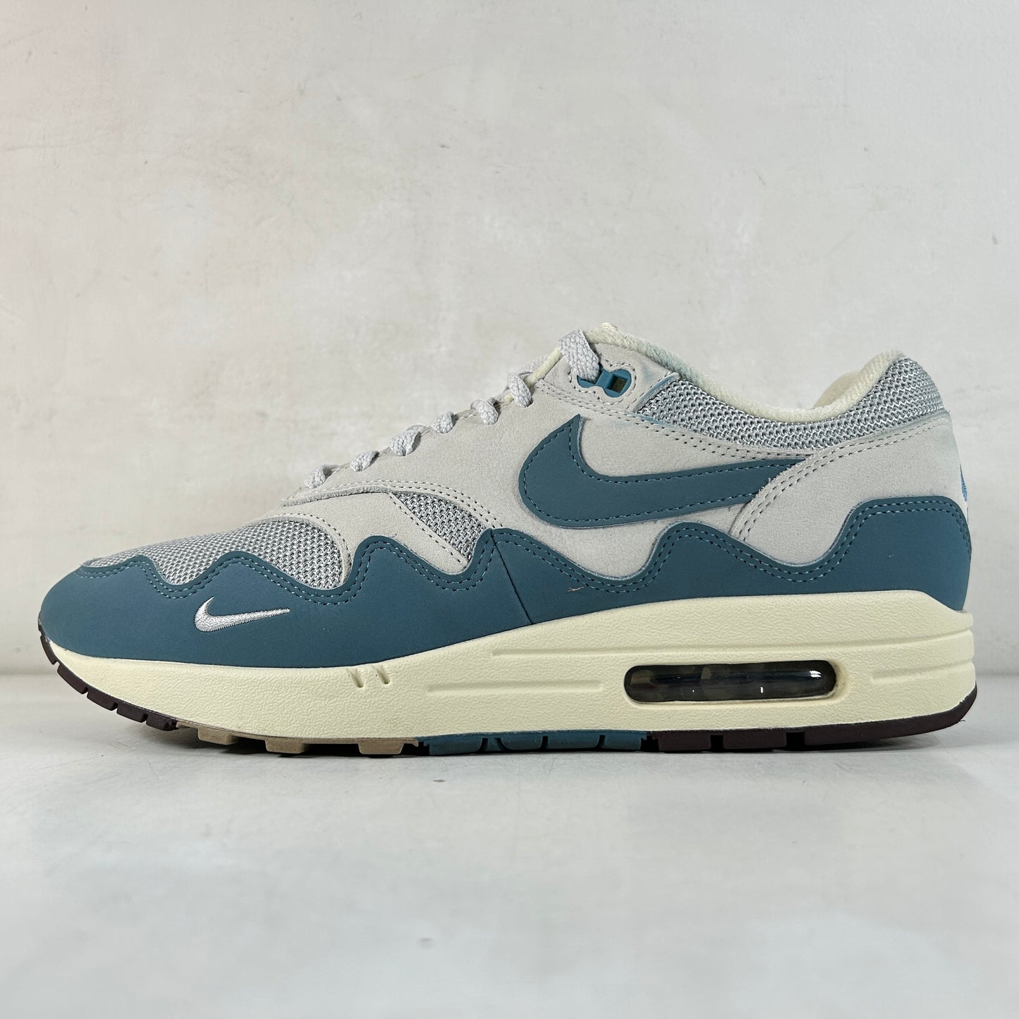 DH1348 004 Nike Air Max 1 Patta Waves Noise Aqua [USED] - 9.5 M (Used)