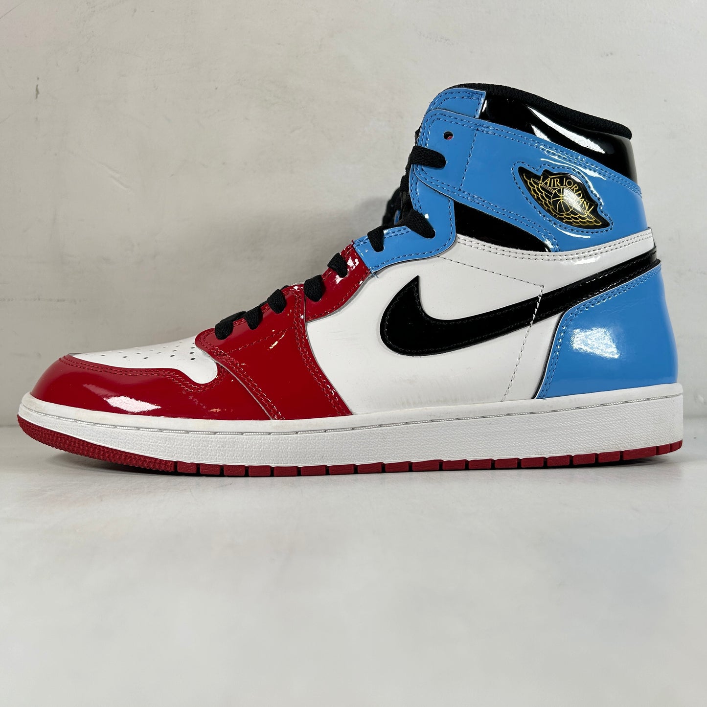 CK5666 100 Jordan 1 Retro High Fearless UNC Chicago [USED] - 13 M (Used)