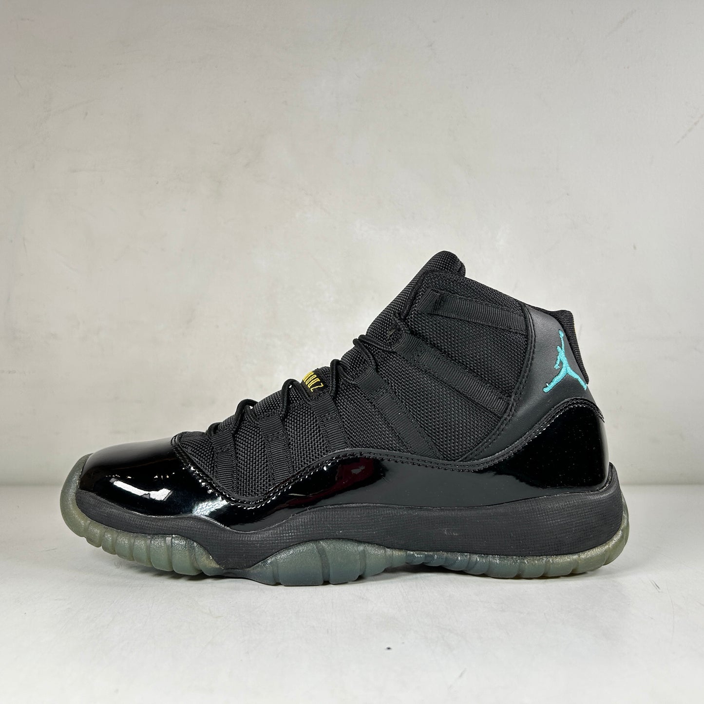378038 006 Jordan 11 Retro Gamma Blue (GS) [USED] - 7 Y (Used)
