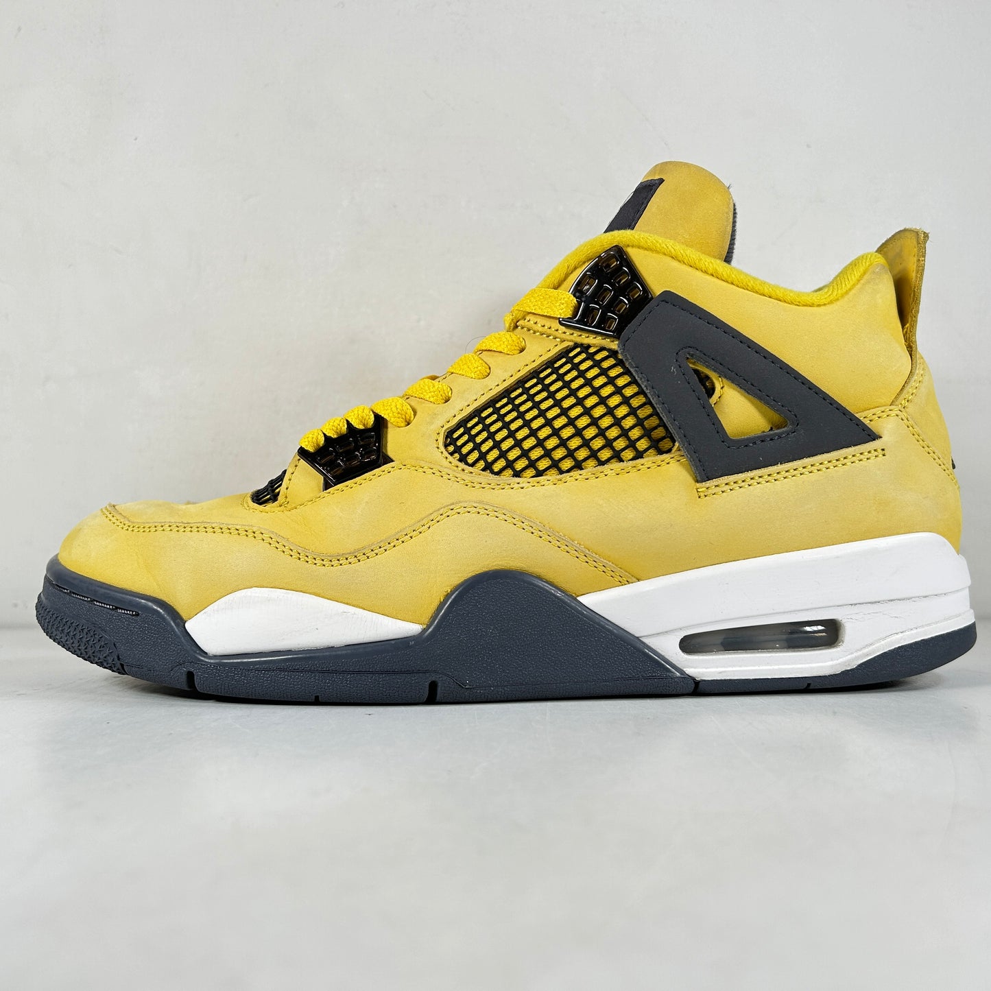 CT8527 700 Jordan 4 Retro Lightning (2021) [USED] - 11.5 M (Used)