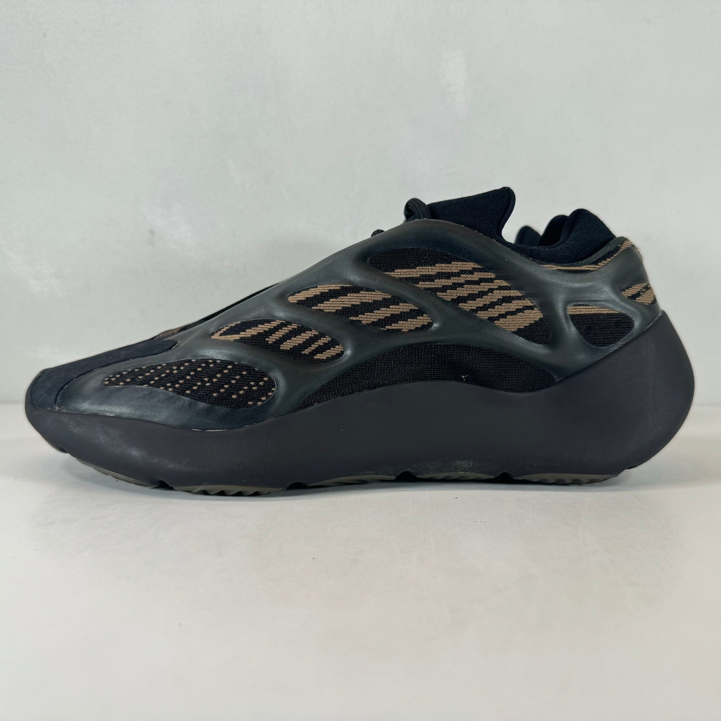 GY0189 adidas Yeezy 700 V3 Clay Brown [USED] - 9.5 M (Used) (No Box)