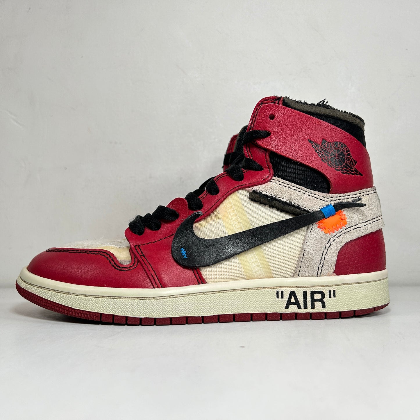 AA3834 101 Jordan 1 Retro High Off-White Chicago [USED] - 5.5 M (Used)