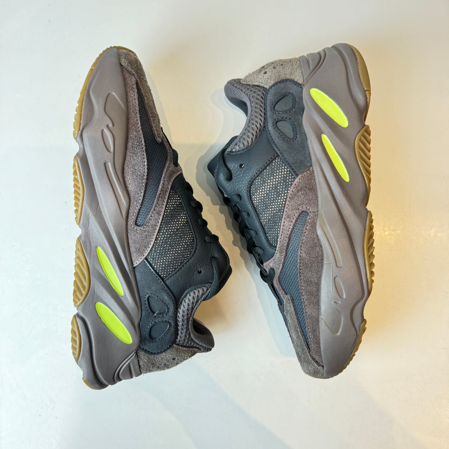 EE9614 Yeezy Boost 700 Mauve [USED] - 8.5 M (Used)