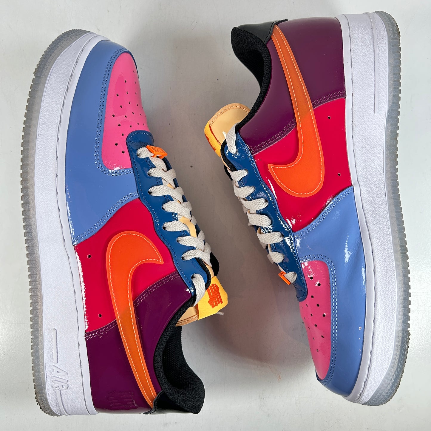 DV5255 400 Nike Air Force 1 Low SP UNDFTD Patente múltiple