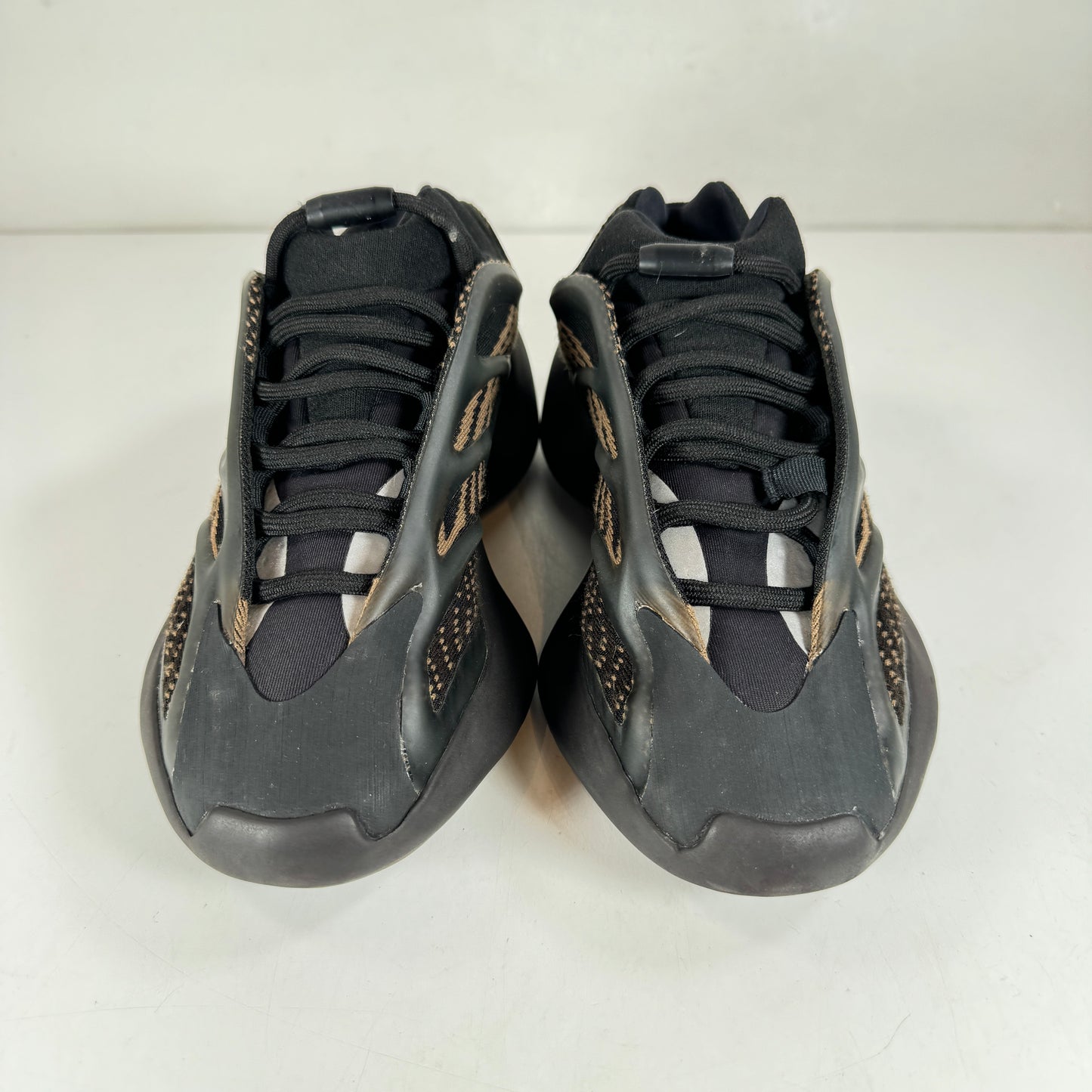 GY0189 adidas Yeezy 700 V3 Clay Brown [USED] - 4.5 M (Used)