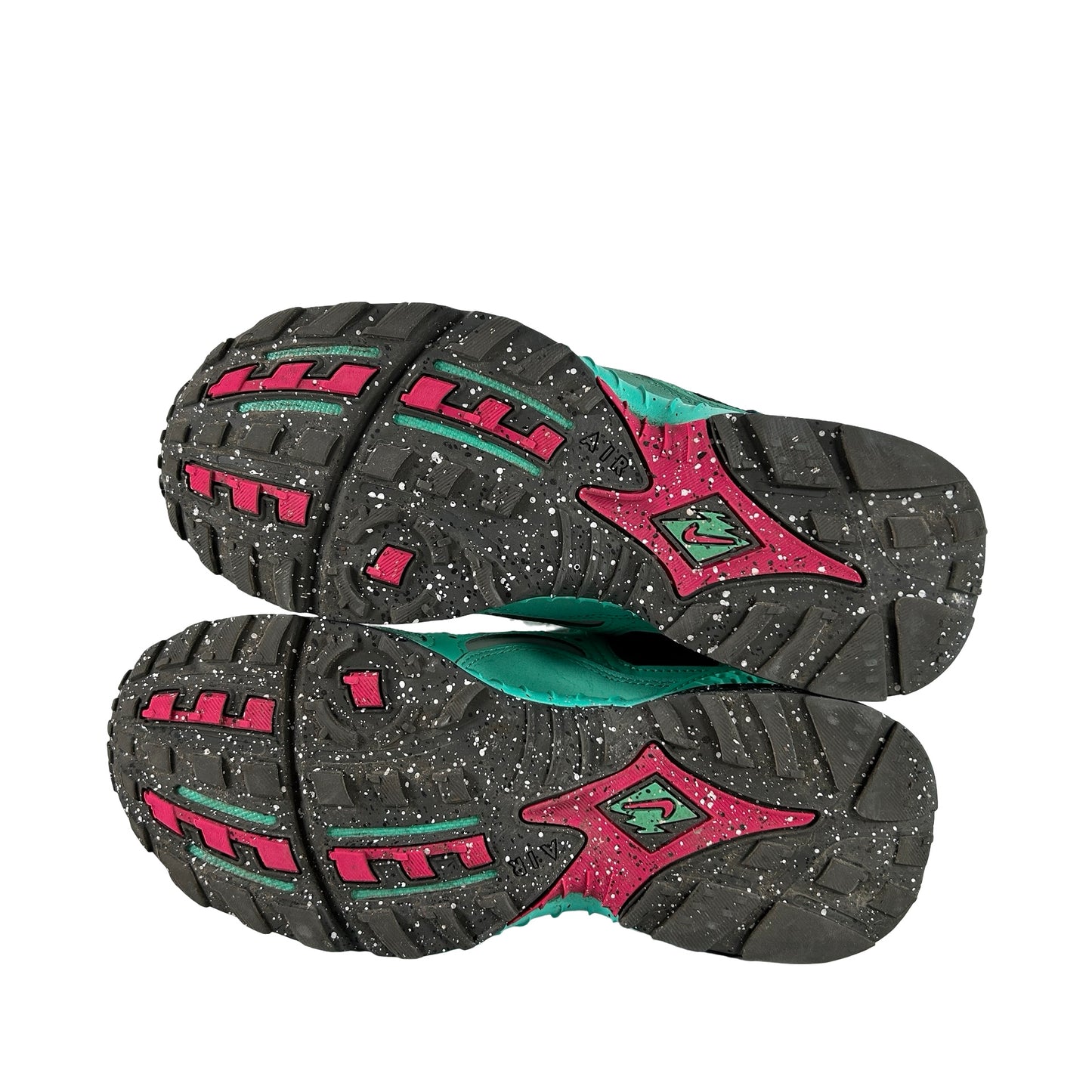 FN7546 301 Nike Air Terra Humara Undefeated Light Menta [USED] - 5 M (Used)