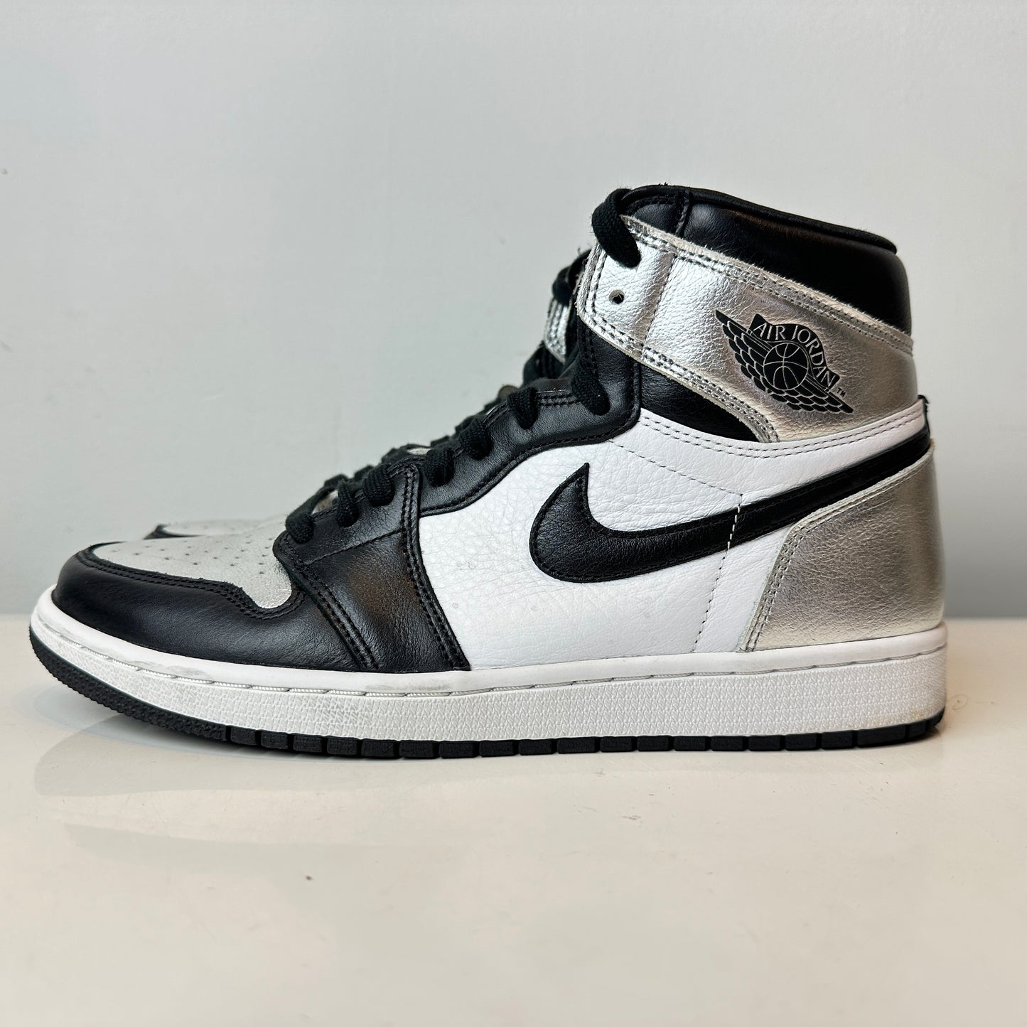 CD0461 001 Jordan 1 Retro High Silver Toe (Women's) [USED] - 10.5 W (Used)