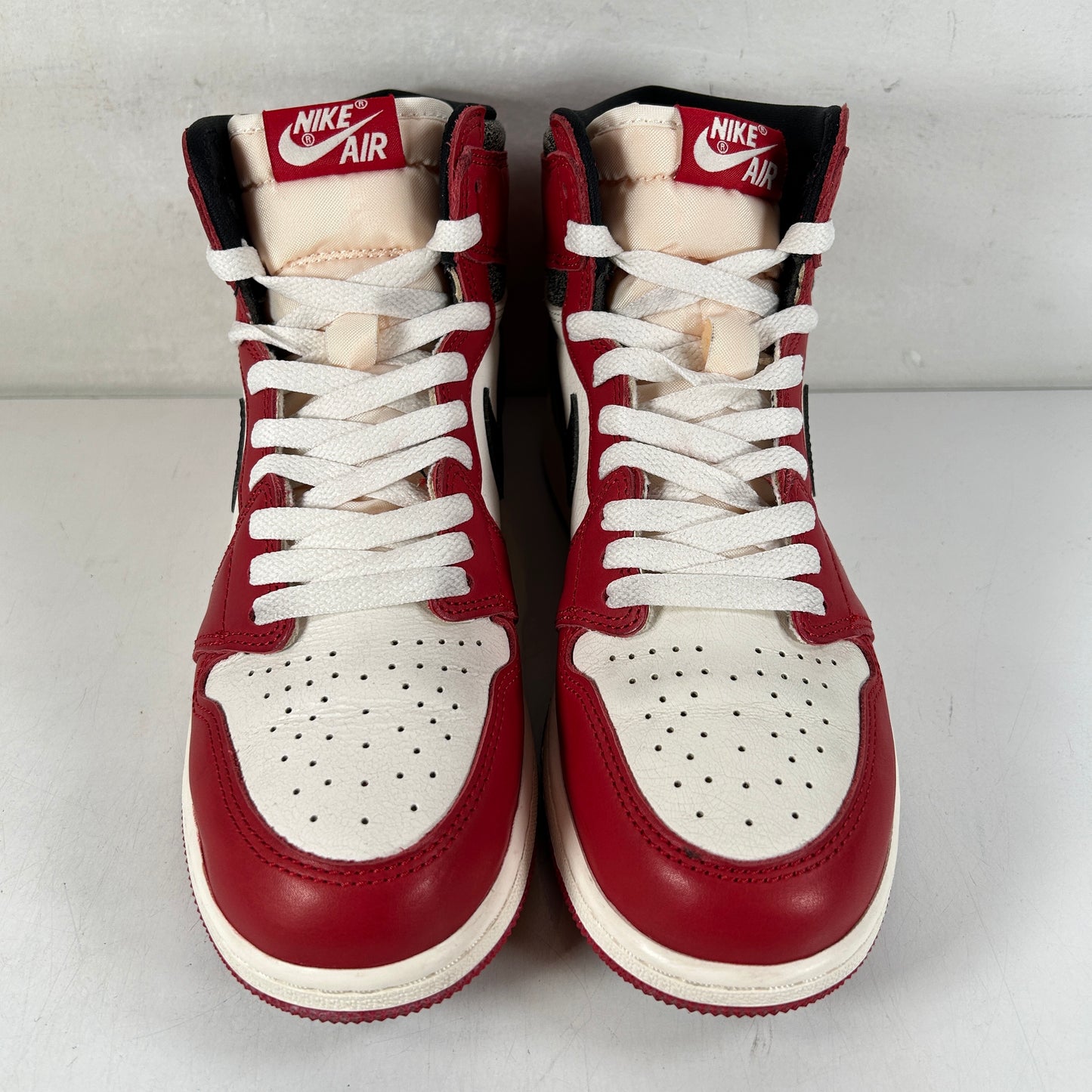 FD1437 612 Jordan 1 Retro High OG Chicago Lost and Found (GS) [USED] - 7 Y (Used3)