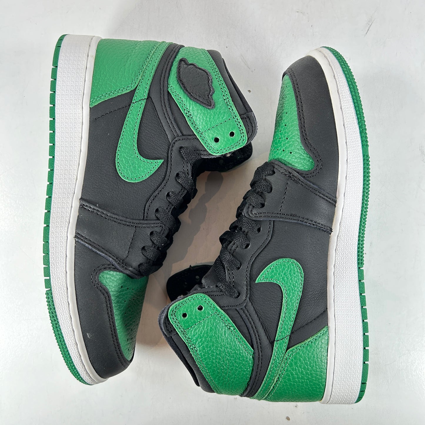 575441 030 Jordan 1 Retro High Pine Green Black (GS) [USED] - 6.5 Y (Used)