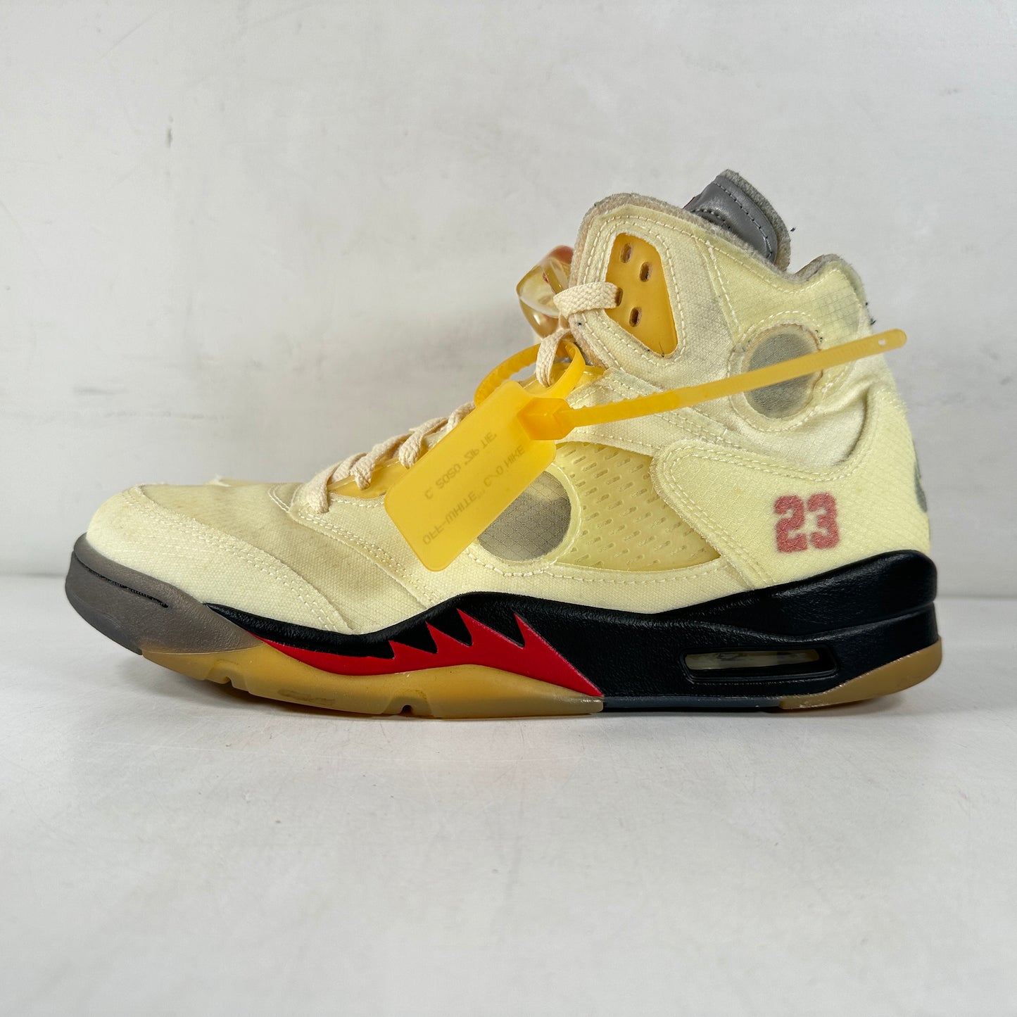 DH8565 100 Jordan 5 Off-White Sail [USED] - 10.5 M (Used)