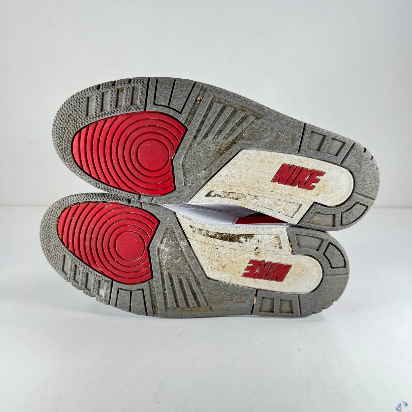 DN3707 160 Jordan 3 Retro Rojo fuego (2022)