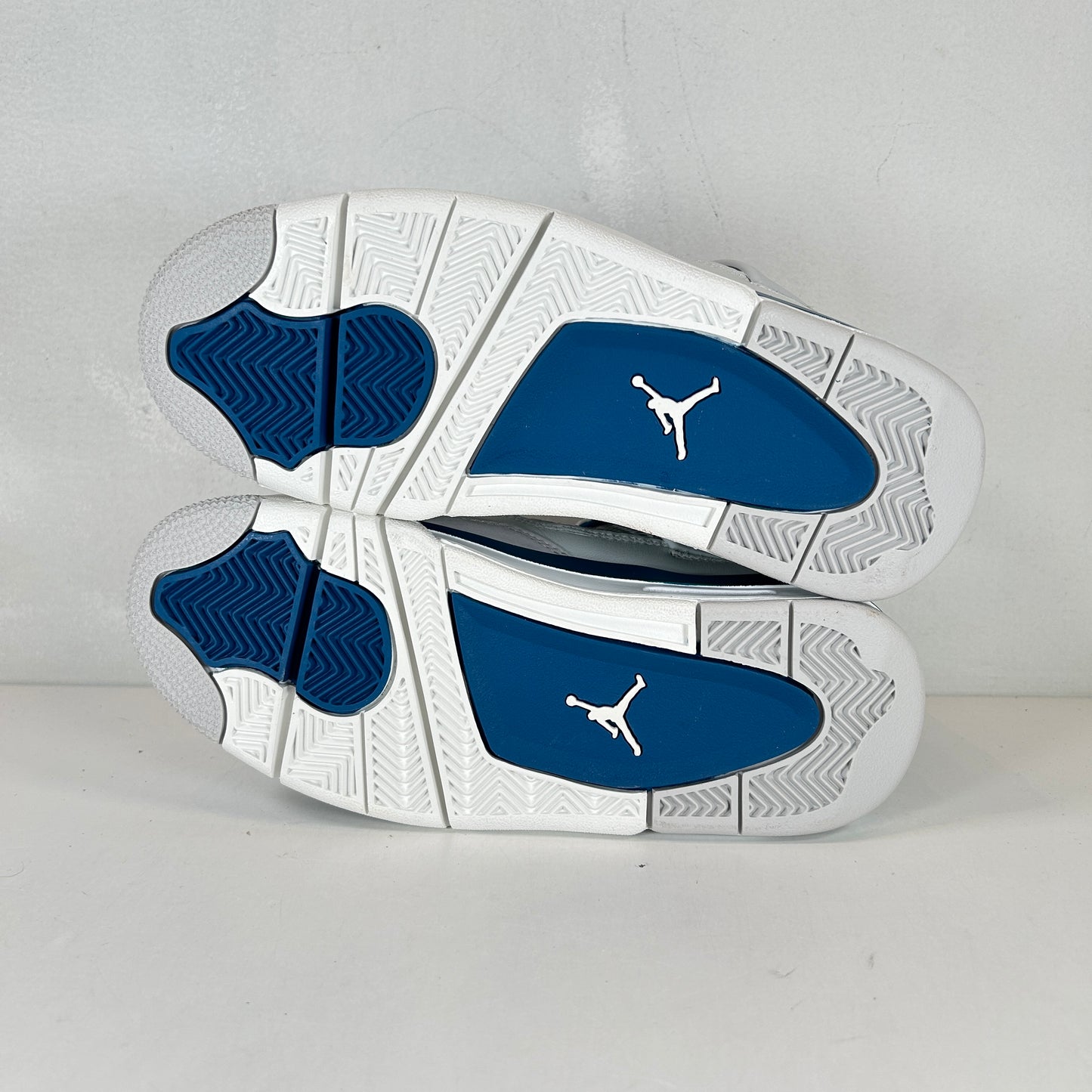HF4281 141 Jordan 4 Retro Military Blue (2024) (GS) [USED] - 4.5 Y (Used)