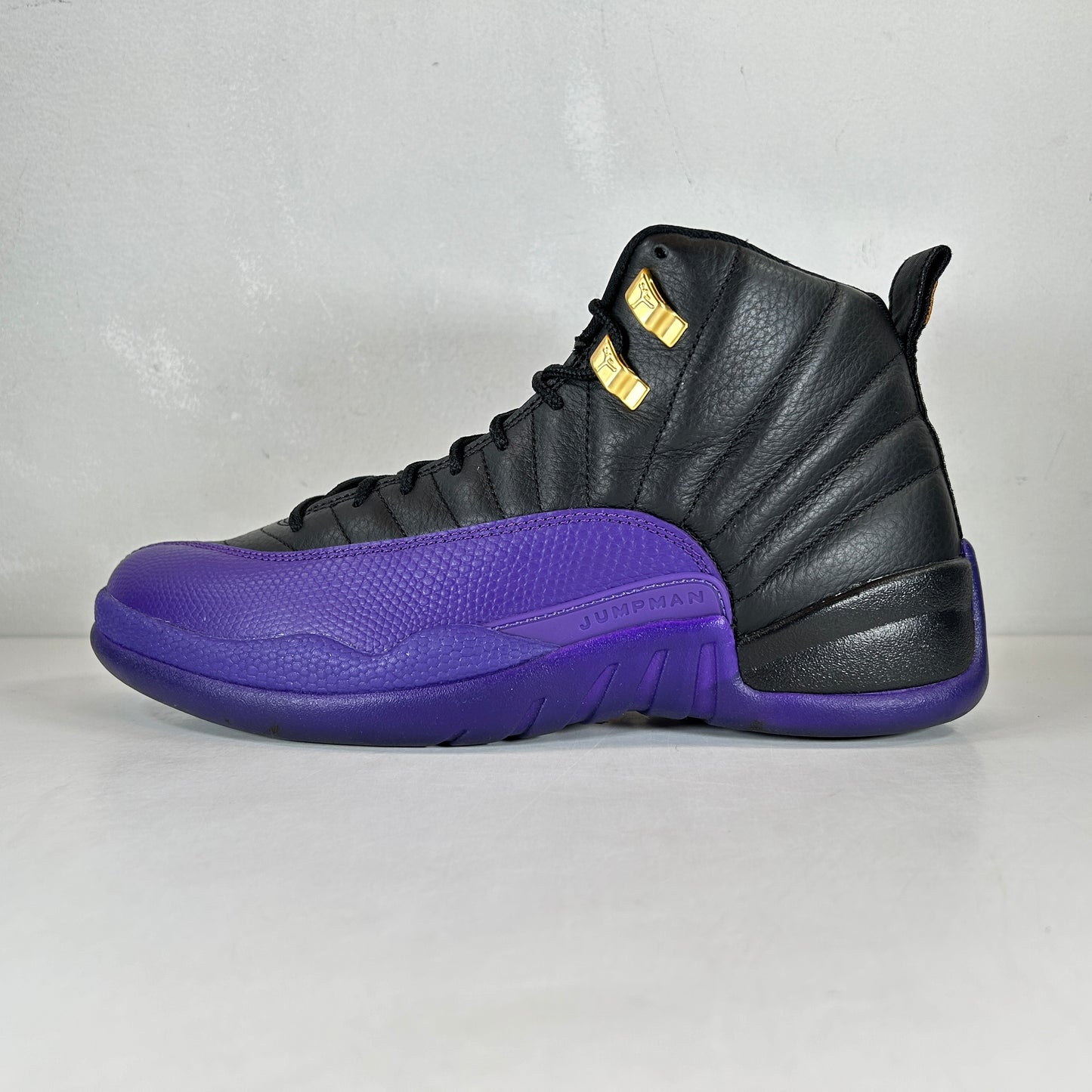 CT8013 057 Jordan 12 Retro Field Purple [USED] - 8.5 M (Used)