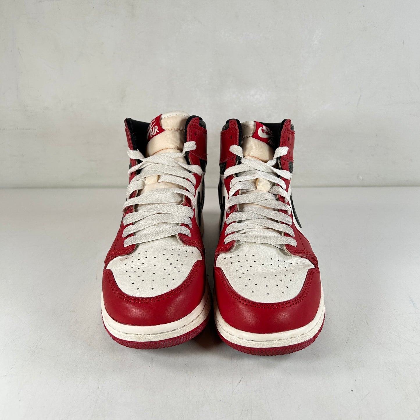 FD1437 612 Jordan 1 Retro High OG Chicago Lost and Found (GS) [USED] - 7 Y (Used4)