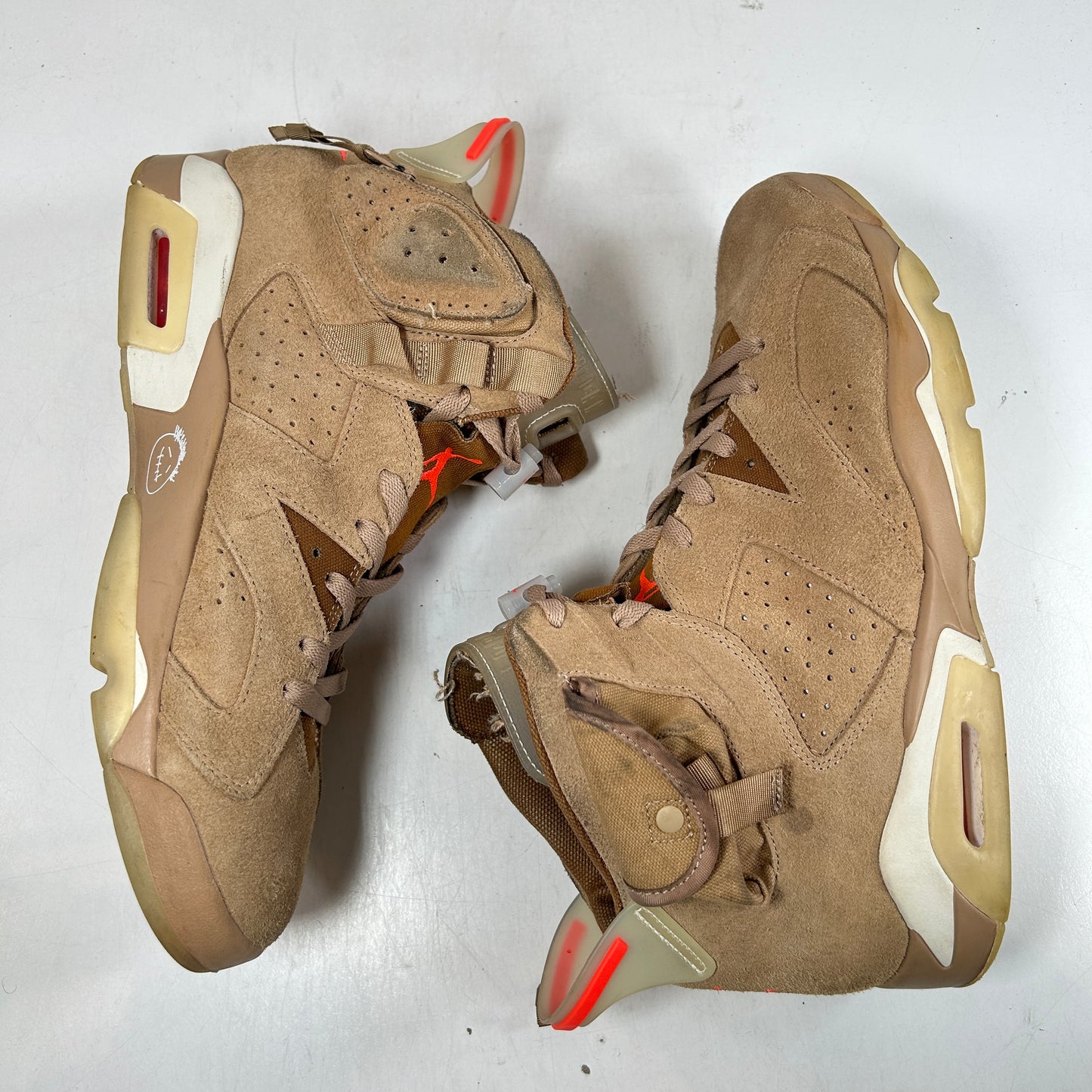 DH0690 200 Jordan 6 Retro Travis Scott Caqui británico