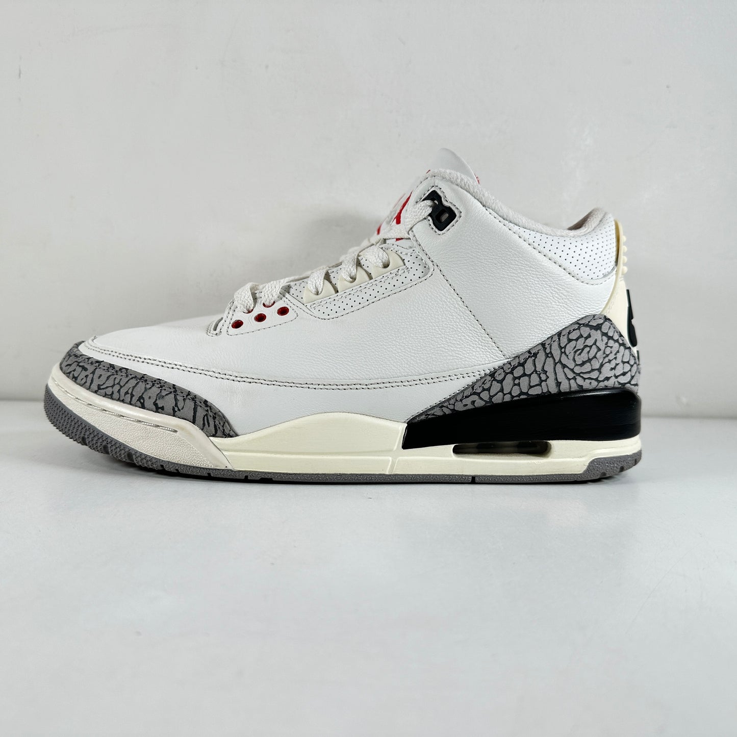 DN3707 100 Jordan 3 Retro White Cement Reimagined [USED] - 11 M (Used2)