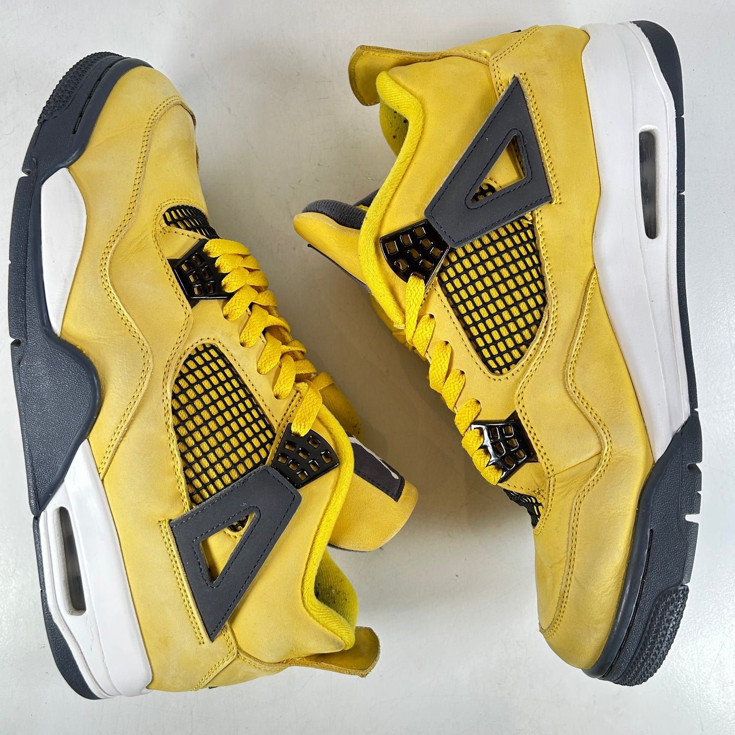 CT8527 700 Jordan 4 Retro Lightning (2021) [USED] - 11.5 M (Used)