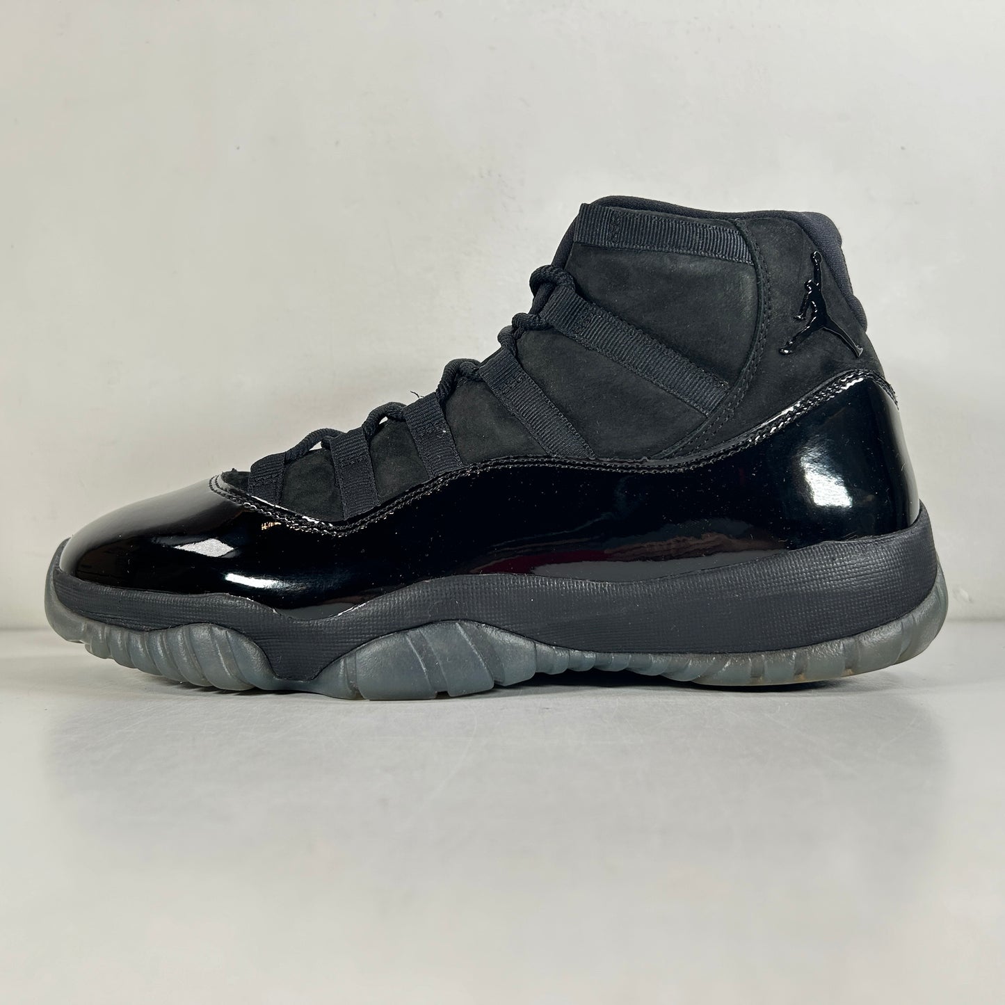 378037 005 Jordan 11 Retro Cap and Gown [USED] - 10.5 M (VNDS)