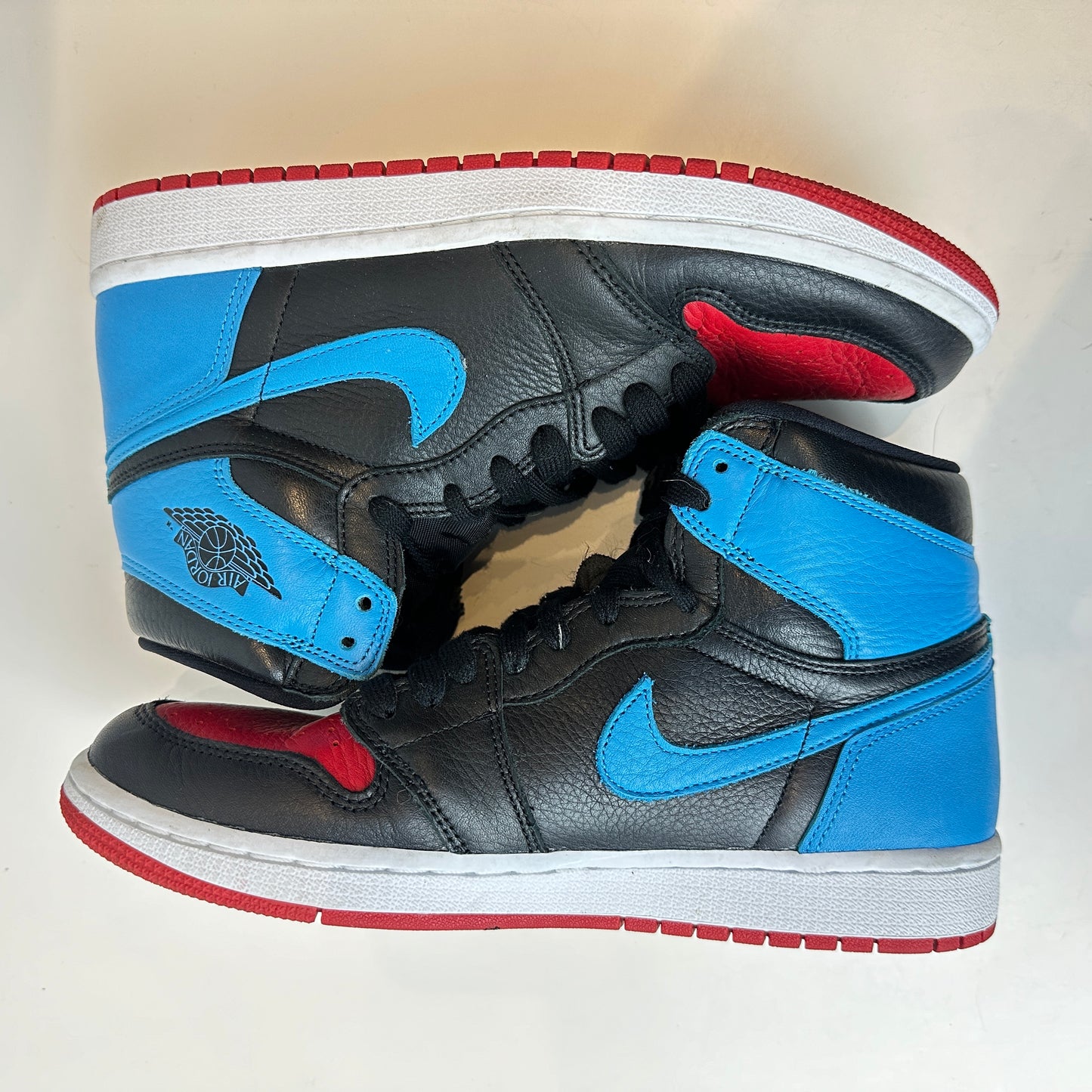 CD0461 046 Jordan 1 Retro High NC To Chi (Mujeres)