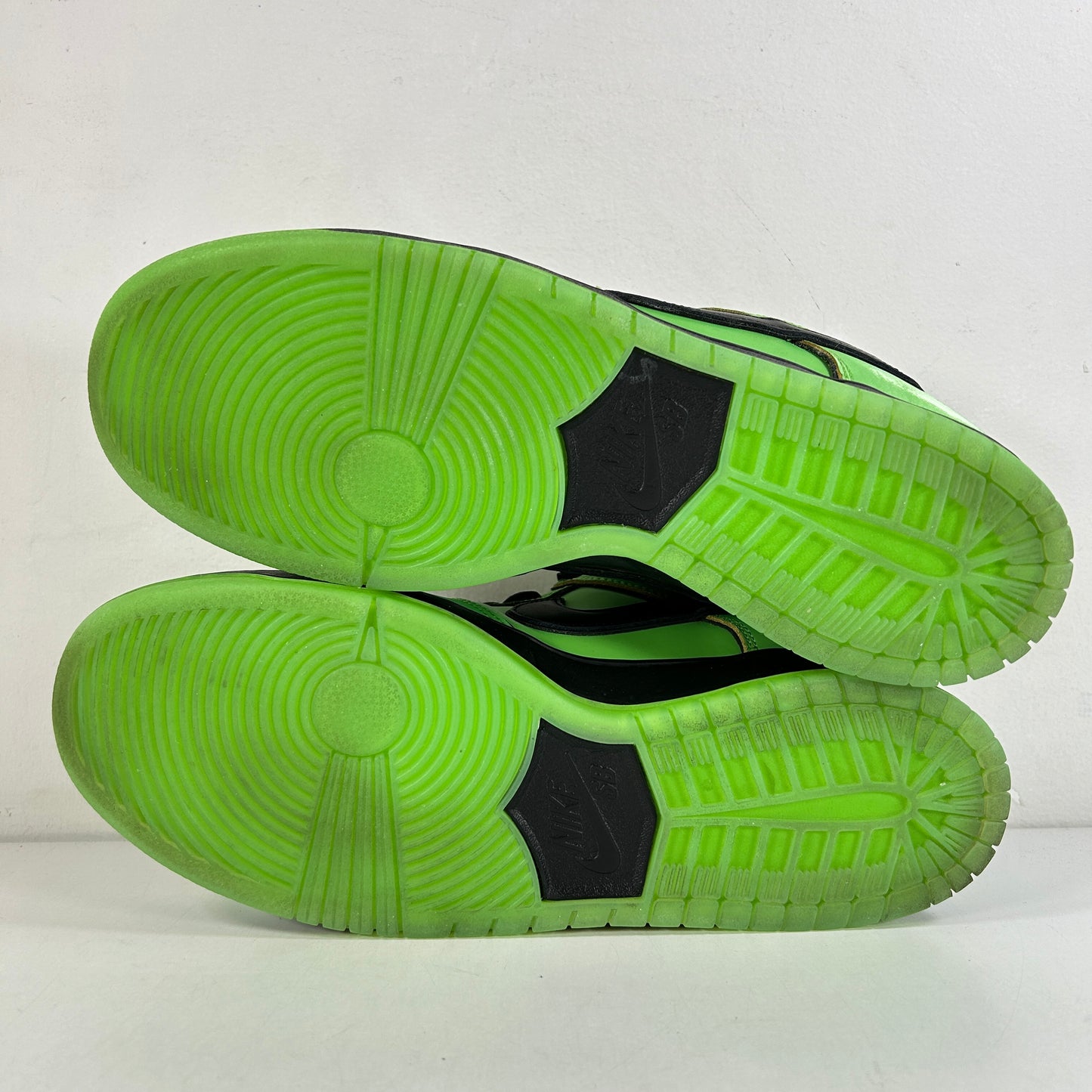 FZ8319 300 Nike SB Dunk Low The Powerpuff Girls Buttercup [USED] - 11 M (VNDS) (No Box)