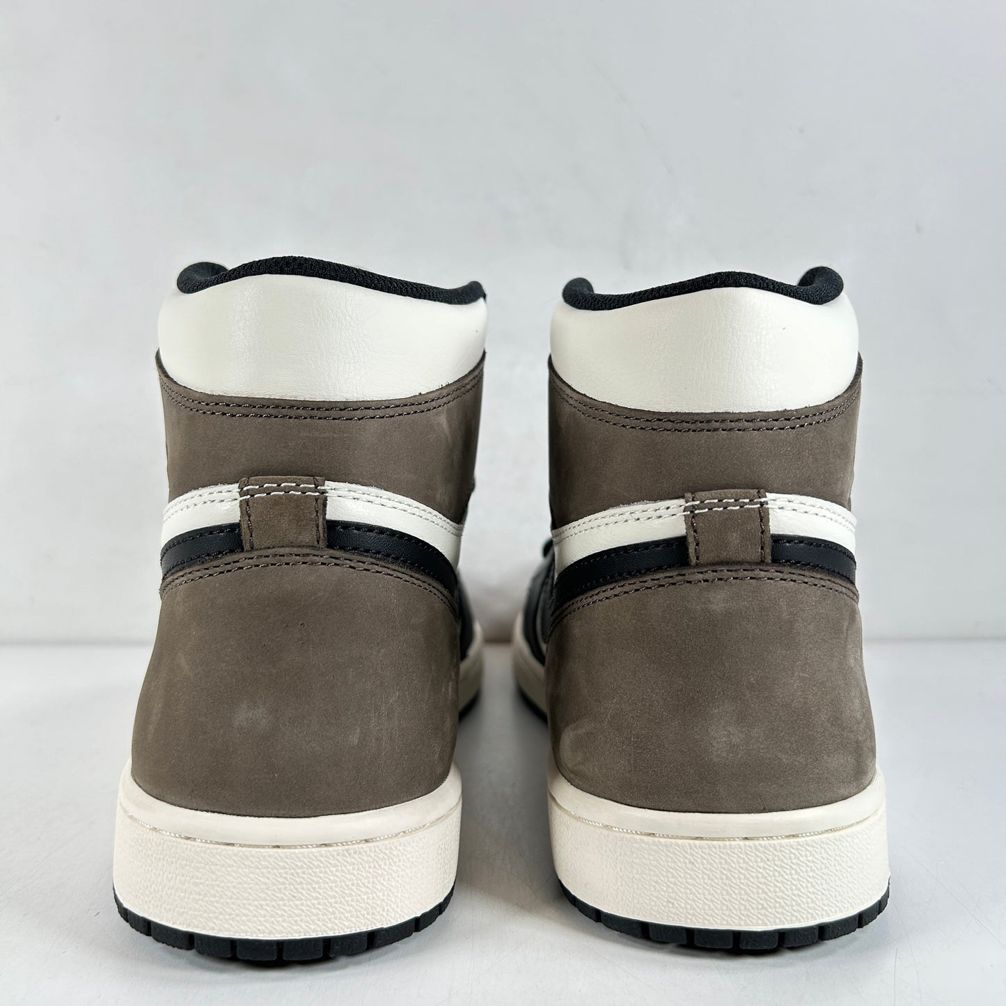 555088 105 Jordan 1 Mocha [USED] - 10 M (VNDS)
