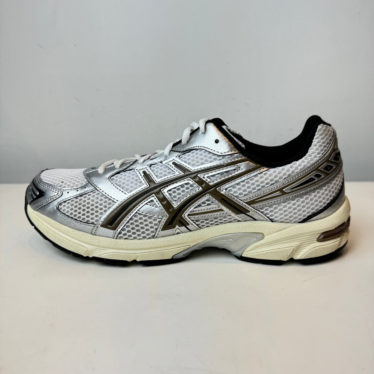 1201A256 113 ASICS Gel-1130 White Clay Canyon [USED] - 11 M (Used)