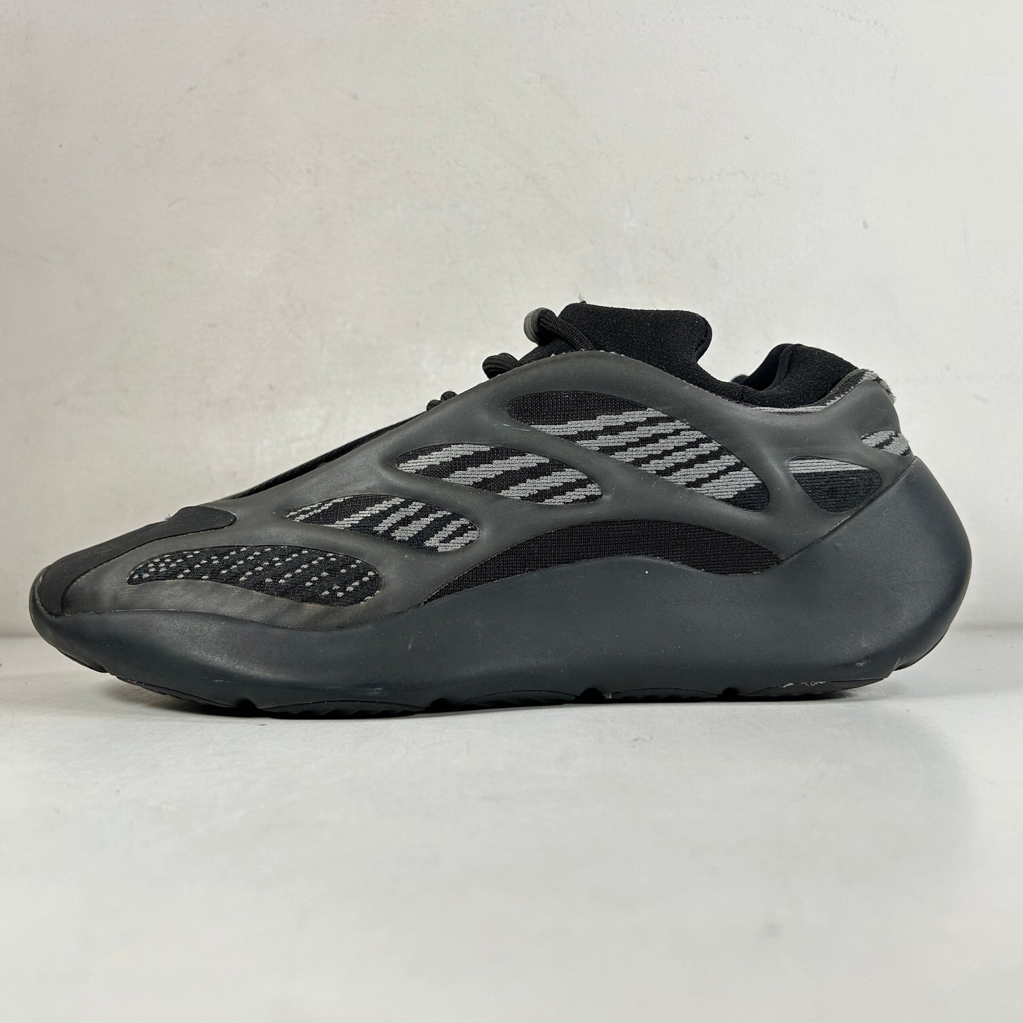 GX6144 adidas Yeezy 700 V3 Dark Glow [USED] - 10 M (Used)