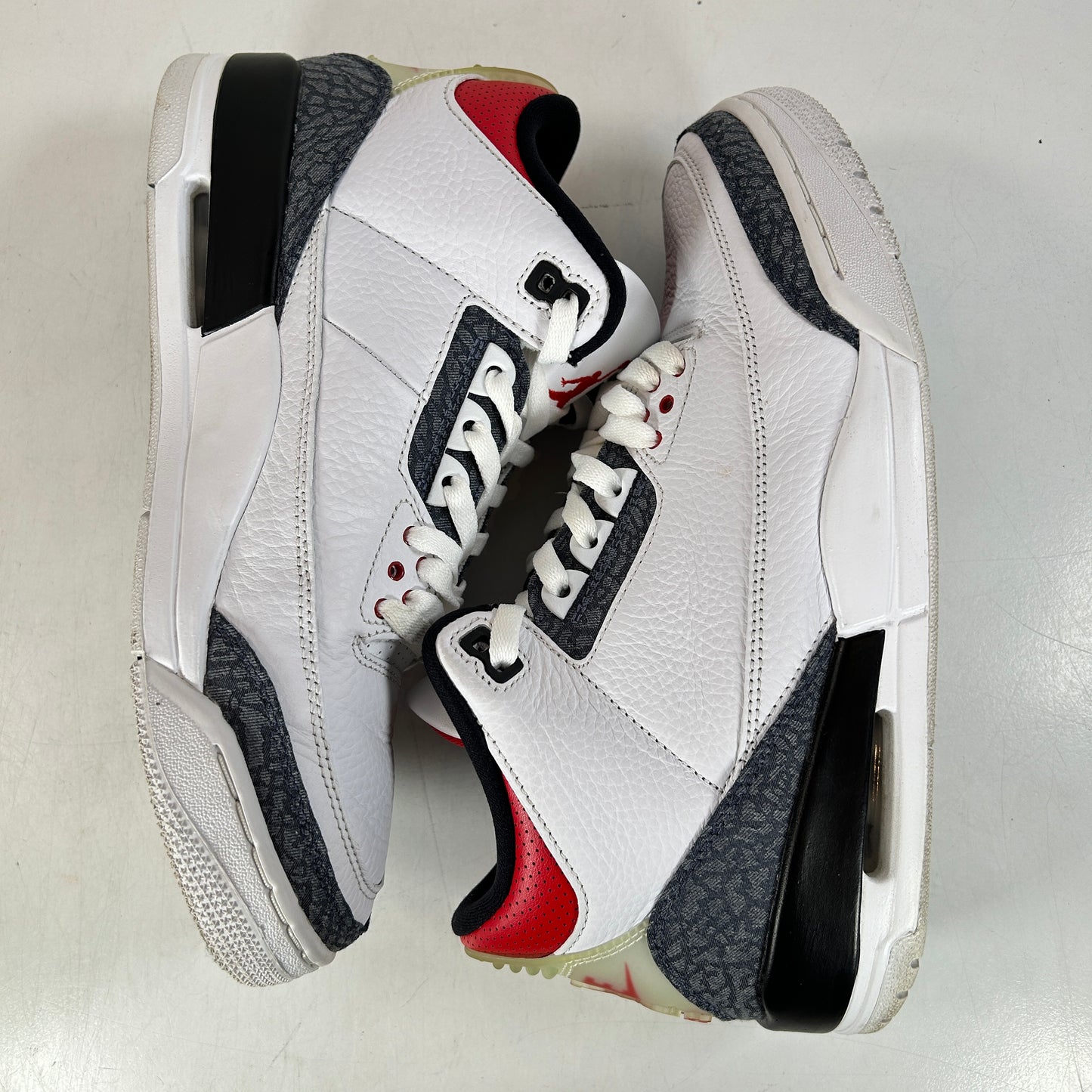 CZ6431 100 Jordan 3 Retro SE Fire Red Denim (2020) [USED] - 9.5 M (Used)