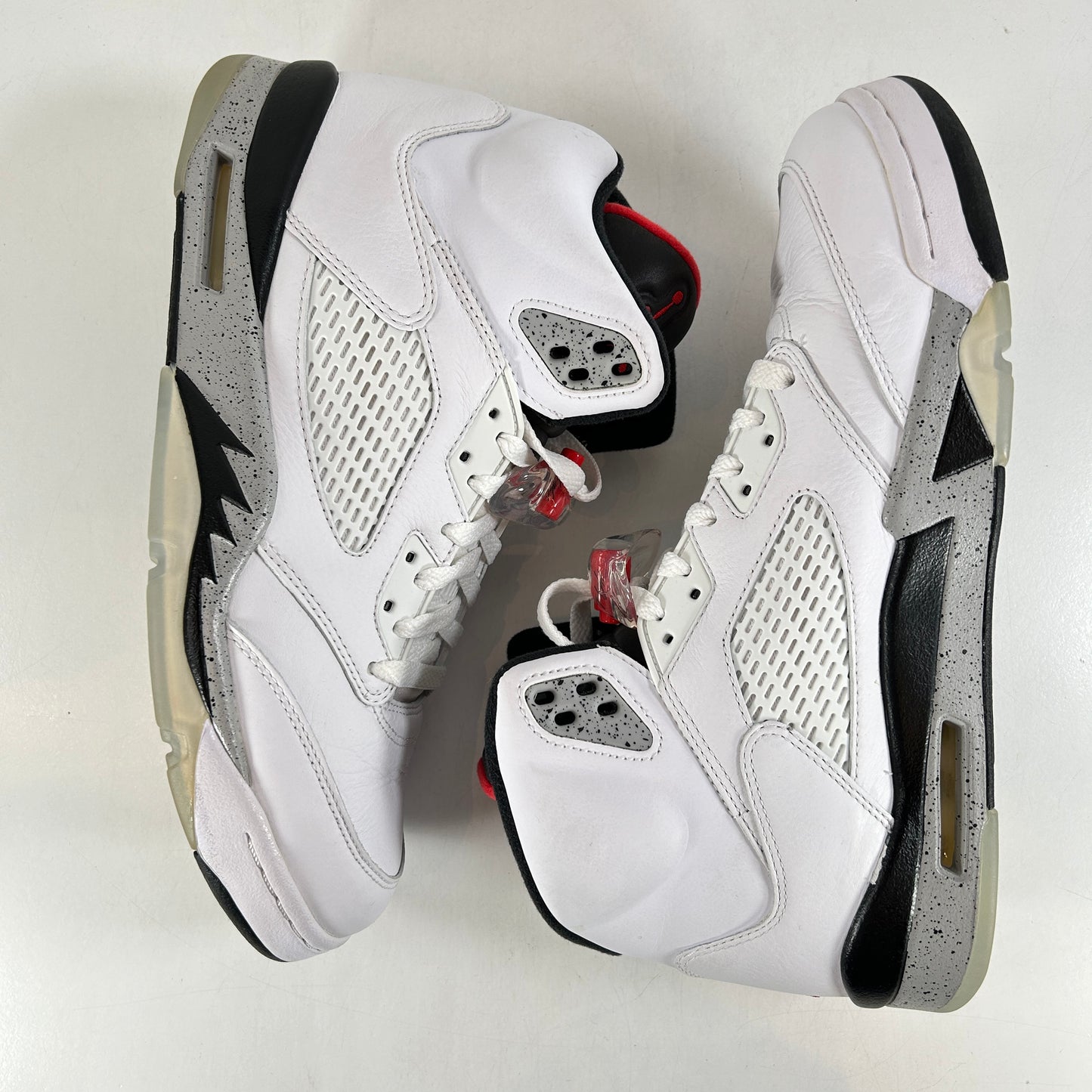136027 104 Jordan 5 Retro White Cement [USED] - 10.5 M (VNDS) (Replace Box)