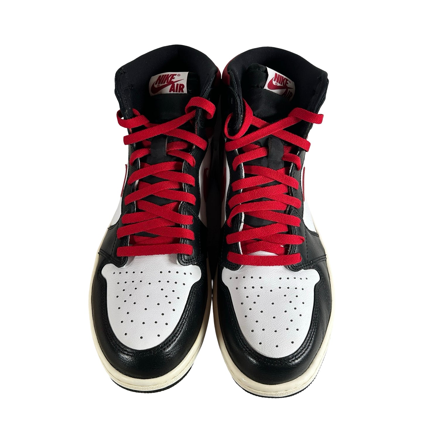 555088 061 Jordan 1 Retro High Bloodline [USED] - 13 (Used2)
