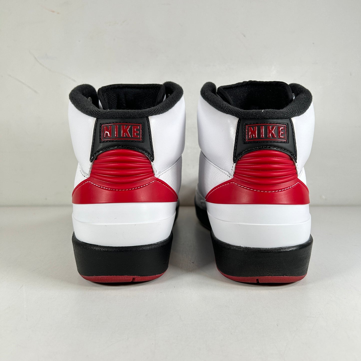 DX2454 106 Jordan 2 Retro OG Chicago (2022) [USED] - 10.5 M (Used2)